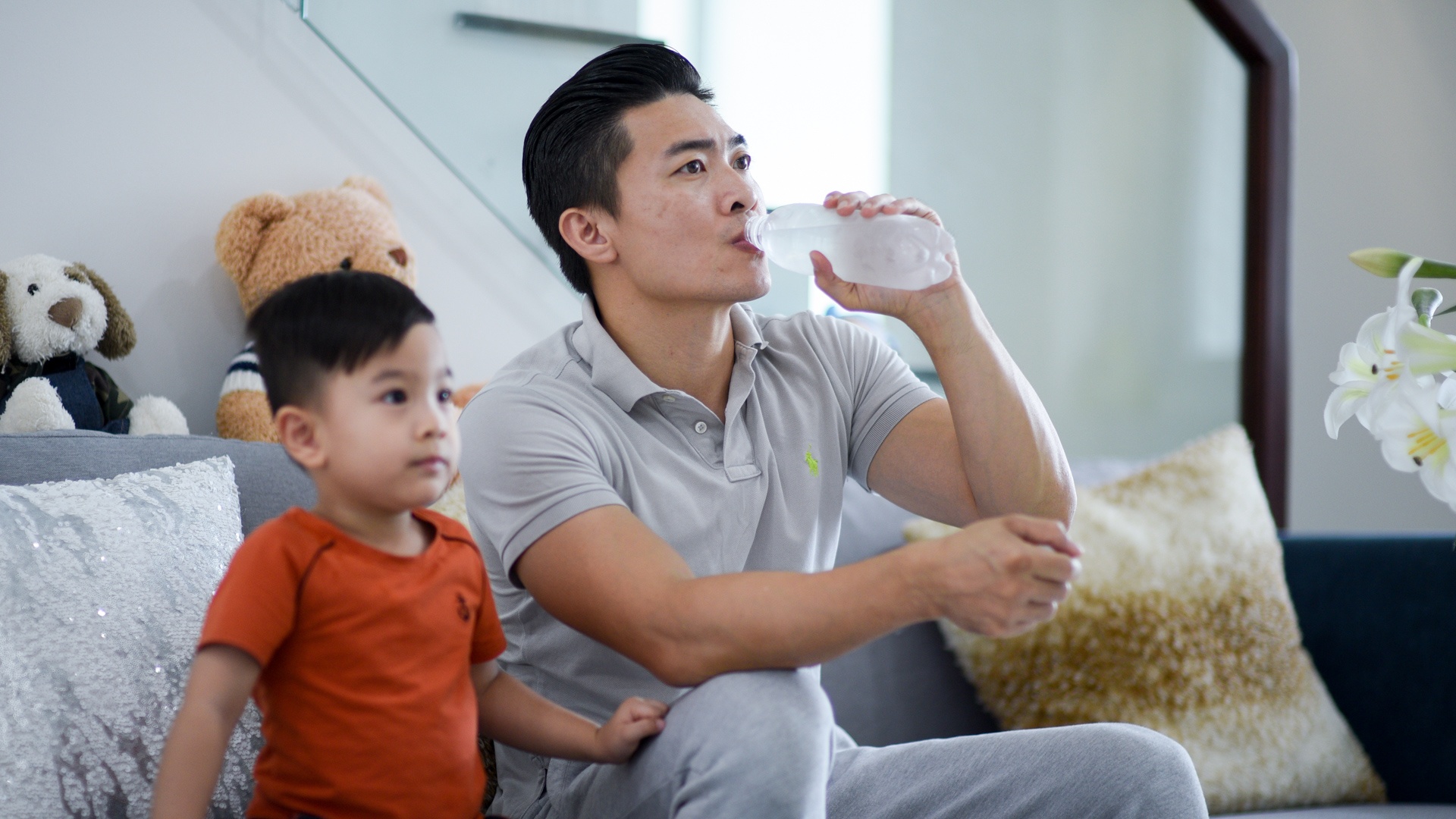 Quoc Co luyen tap xiec cho con trai anh 7