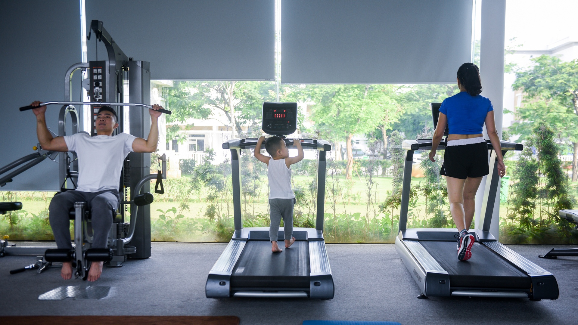 Quoc Co luyen tap xiec cho con trai anh 23