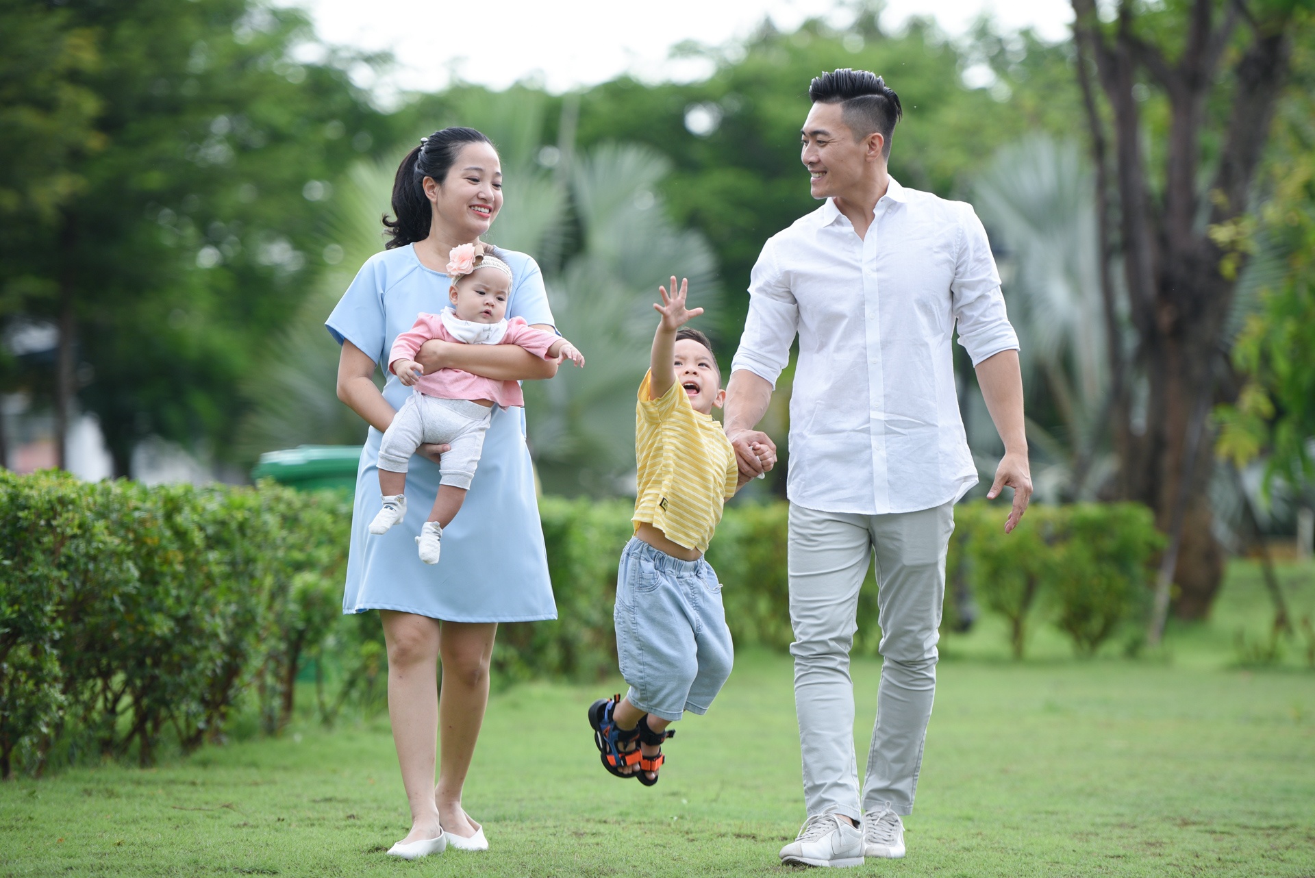 Quoc Co luyen tap xiec cho con trai anh 25