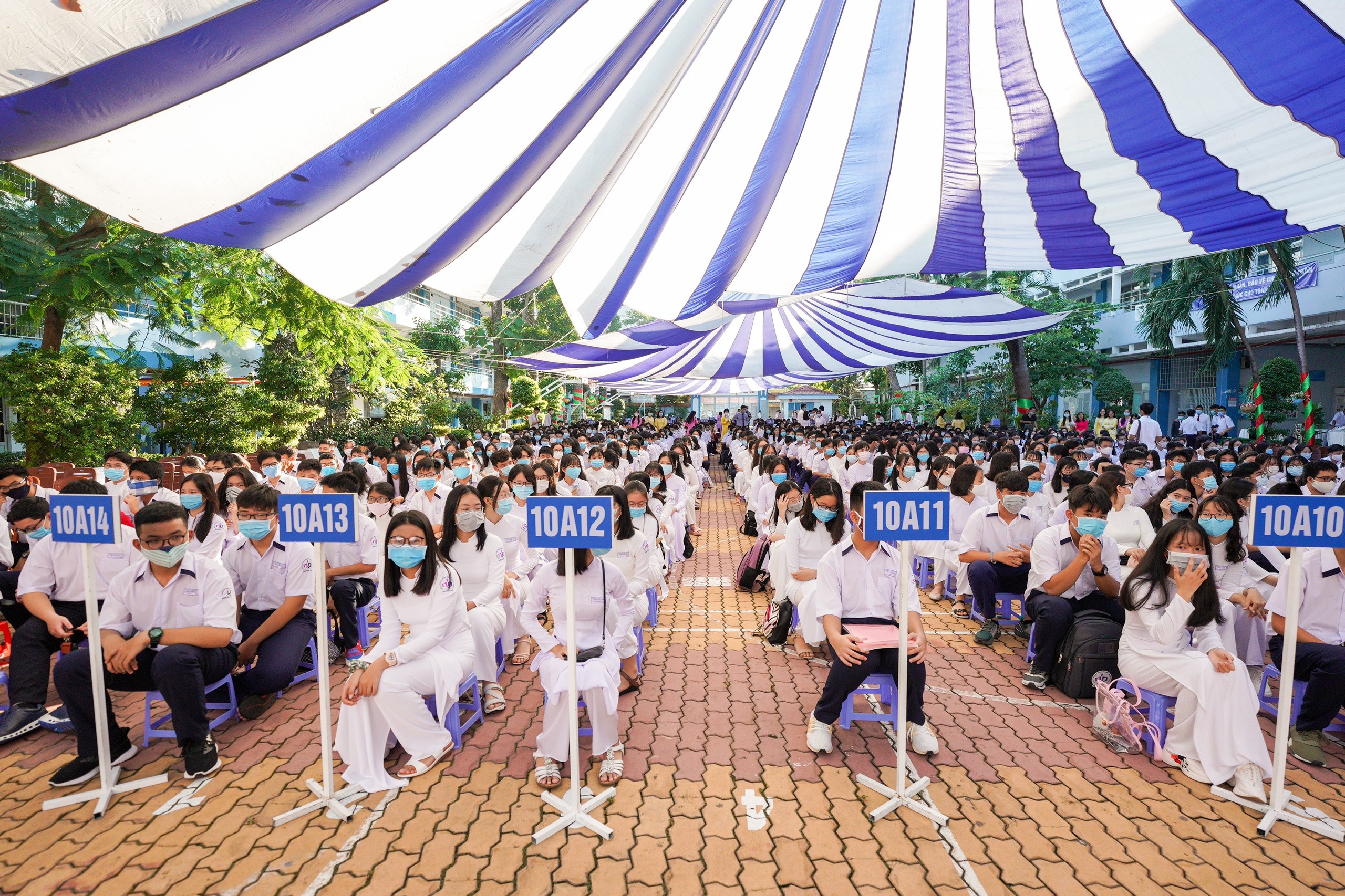 nữ sinh TP.HCM khai giảng 2020 ảnh 6 nu sinh TP.HCM khai giang 2020 anh 6