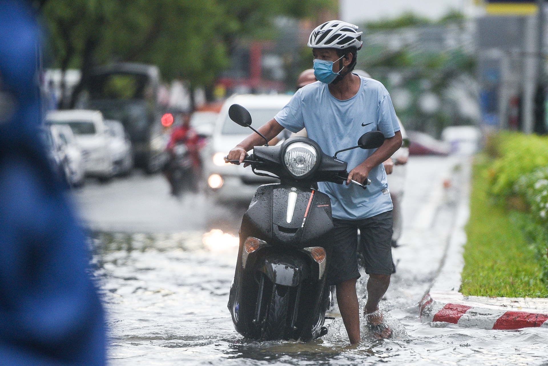duong pho Da Nang ngap anh 4