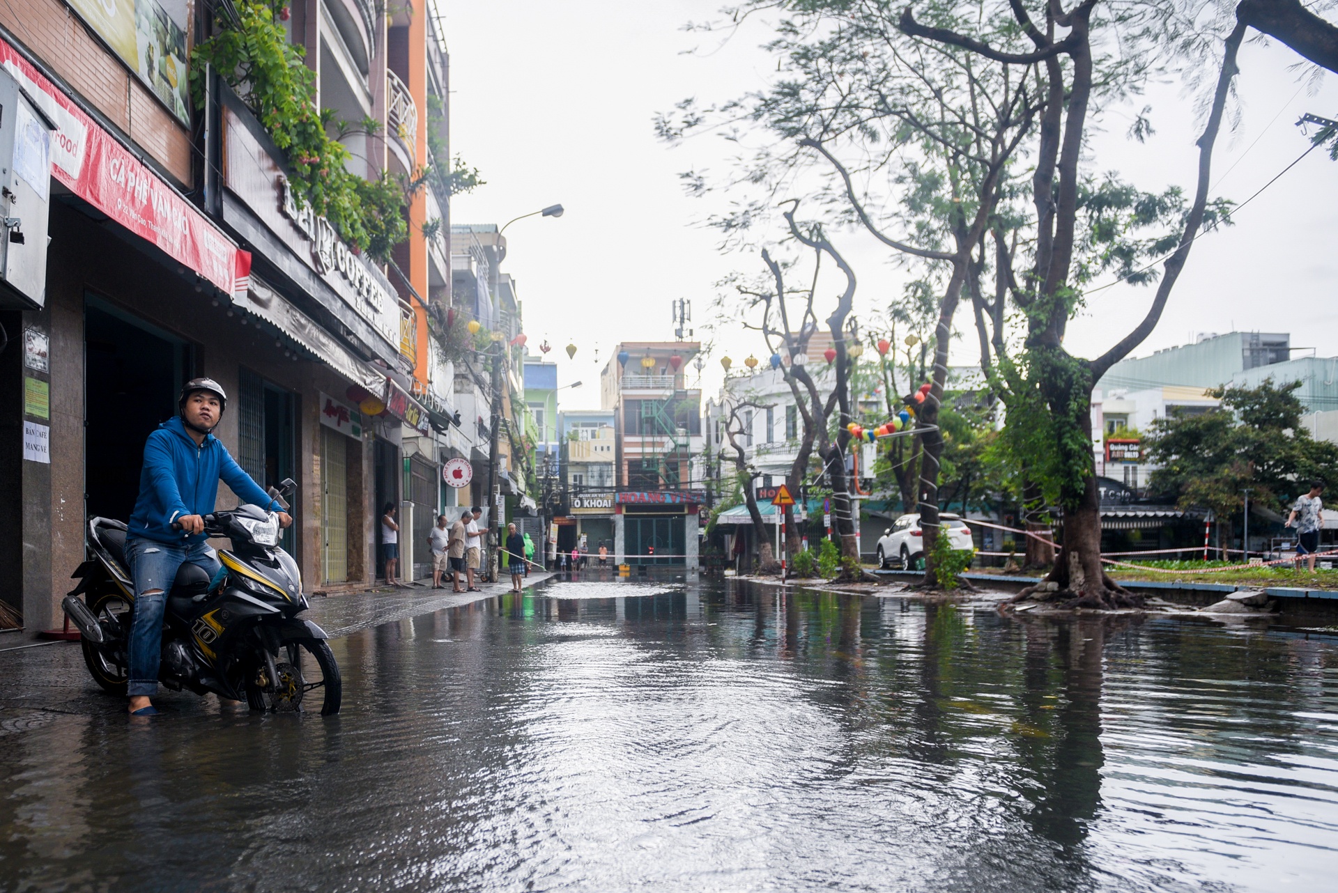 duong pho Da Nang ngap anh 8