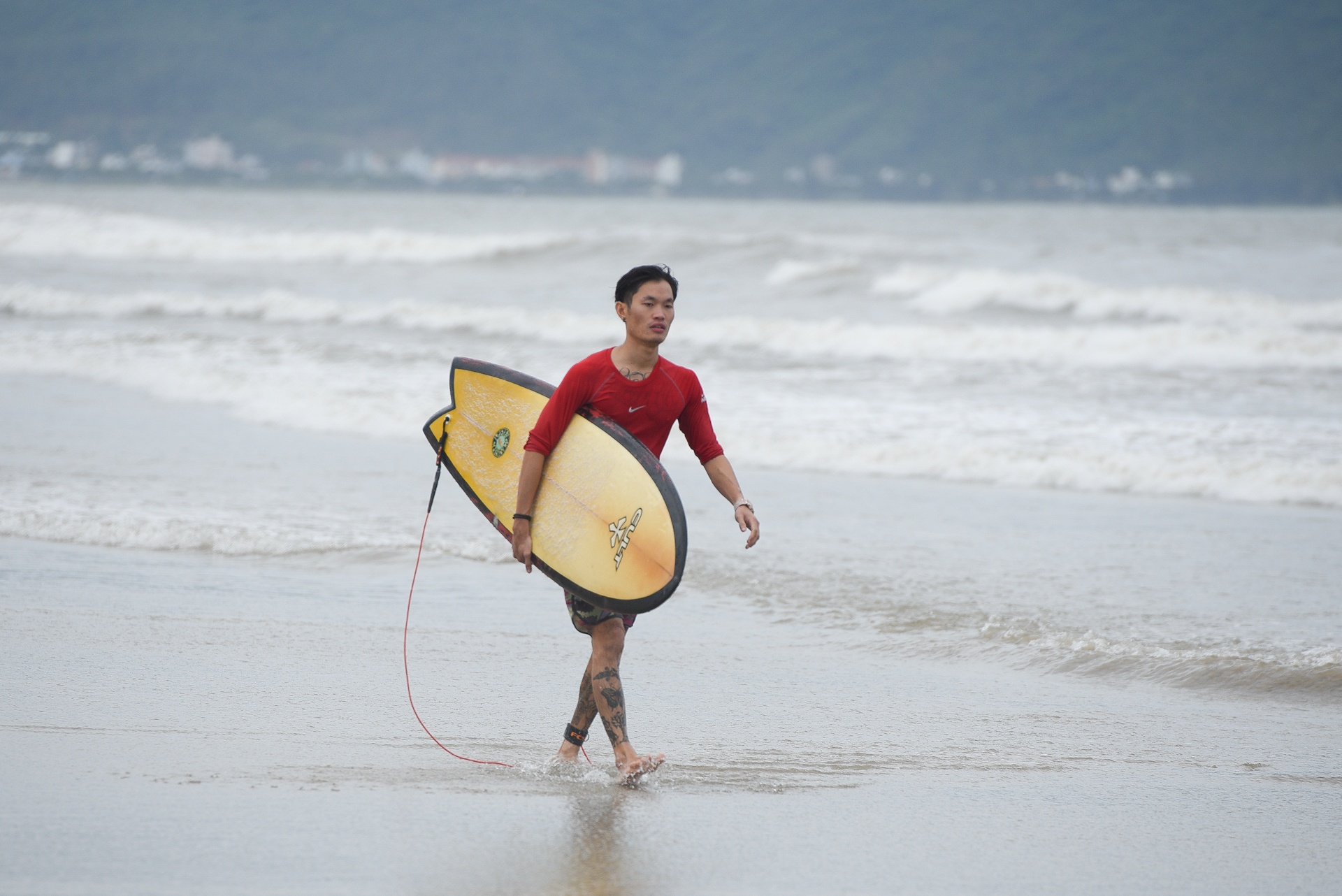Bien Da Nang sau bao anh 8