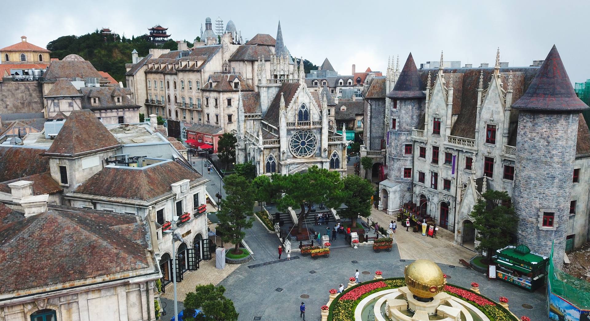 Ba Na Hills mo cua tro lai anh 1