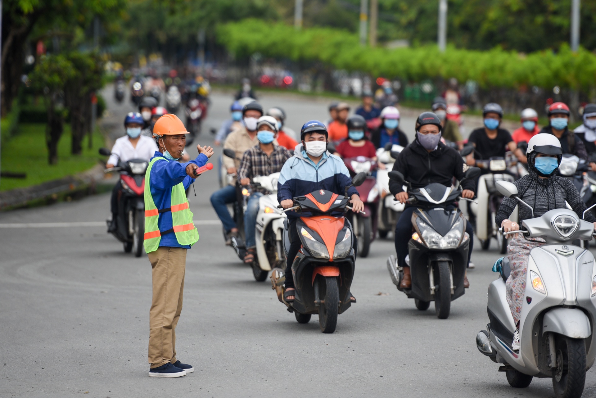 Ket xe o Nguyen Huu Canh anh 8