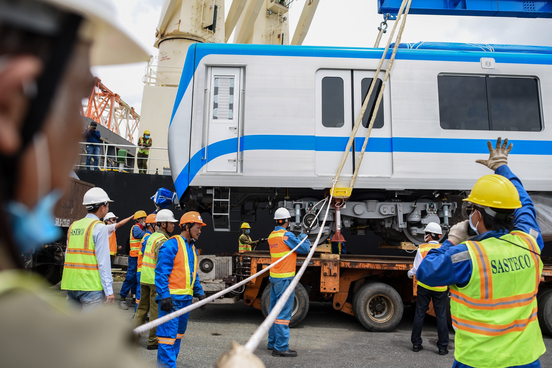 hinh anh tau metro so 1 anh 2