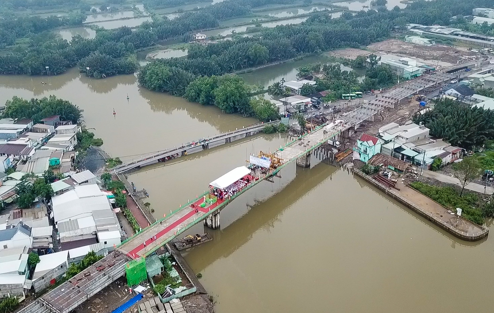 cau Phuoc Loc hop long anh 1