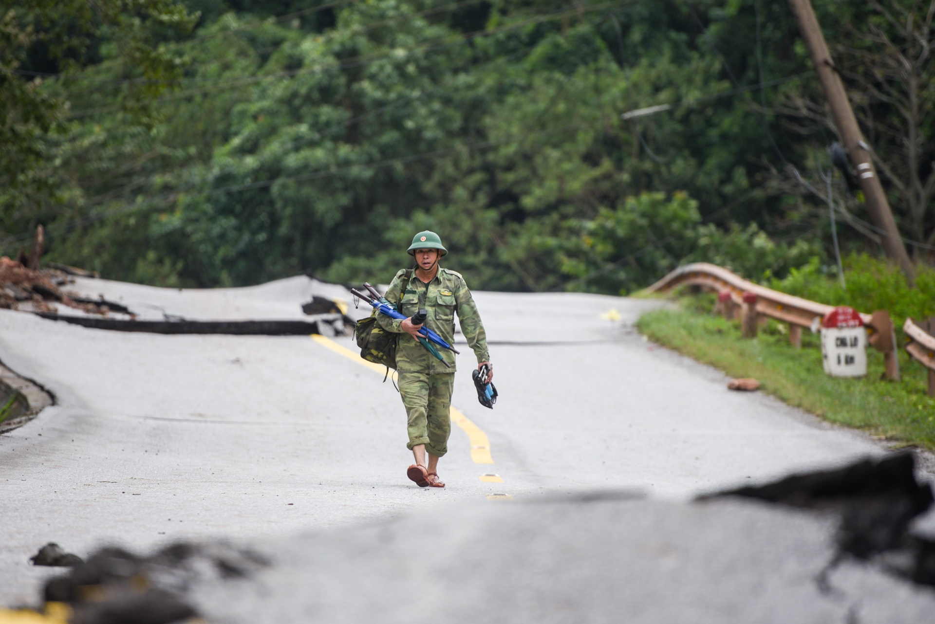 quoc lo 12A sat lo anh 7