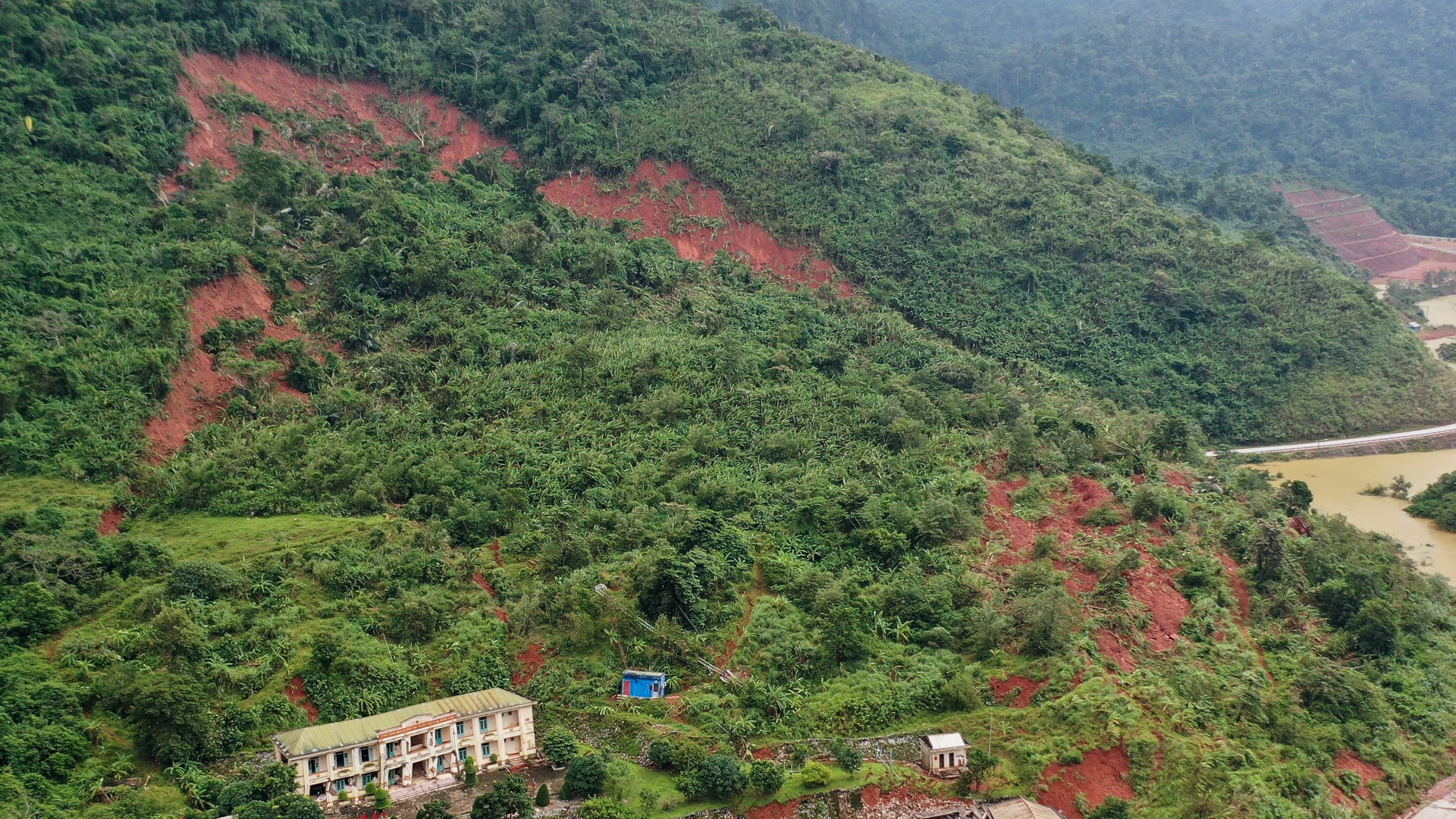 quoc lo 12A dut gay anh 5