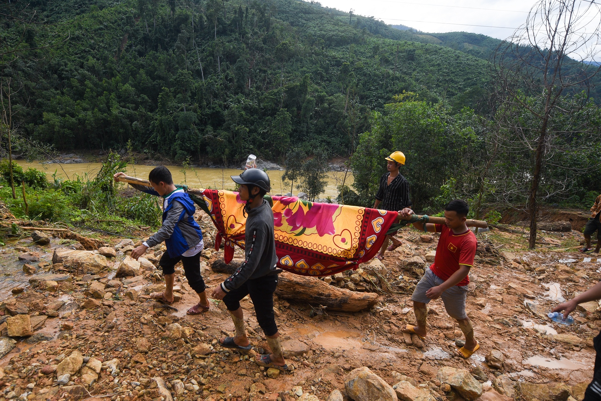 sat lo Tra Leng anh 18