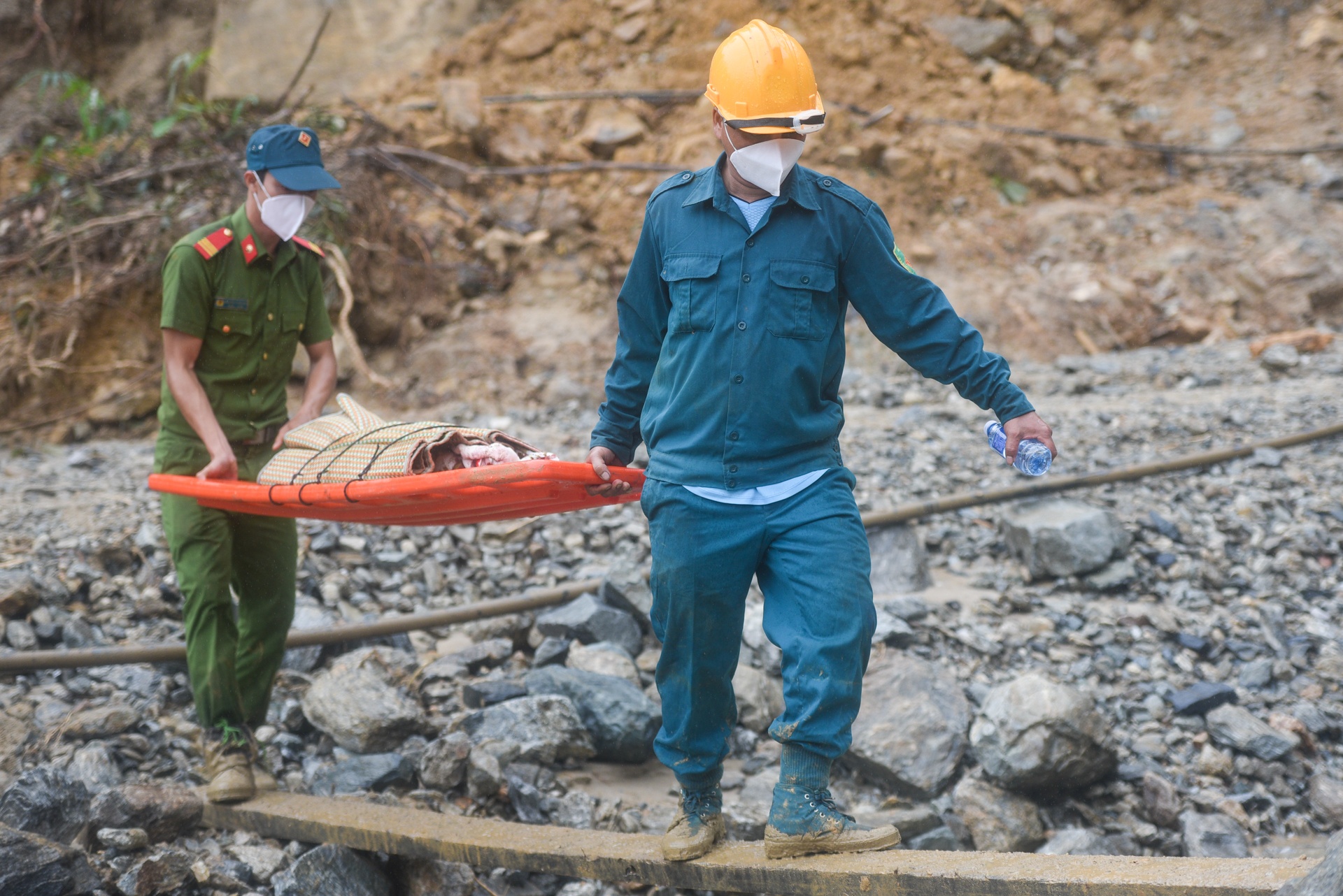 nguoi than gao khoc anh 5