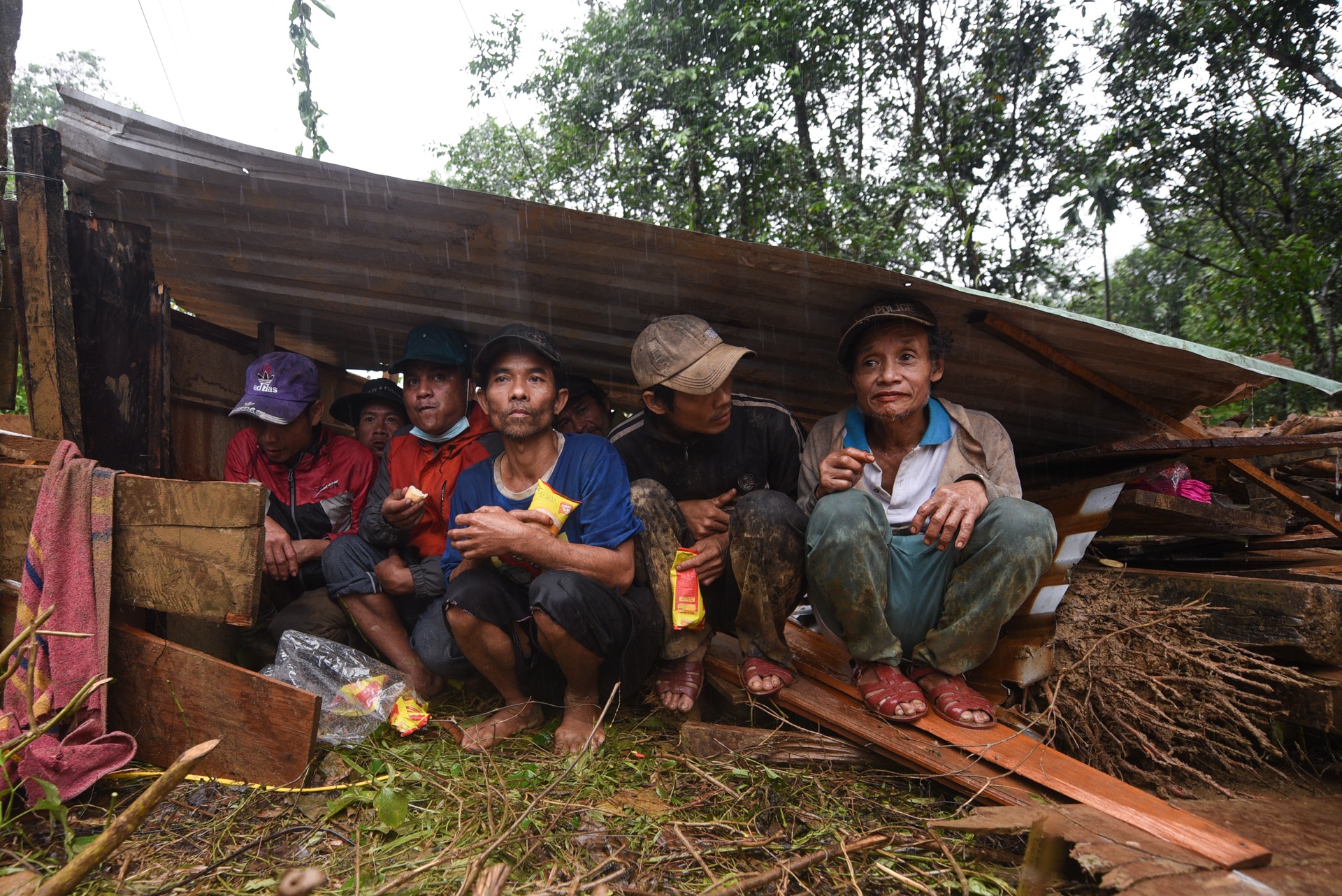 sat lo Tra Leng anh 3