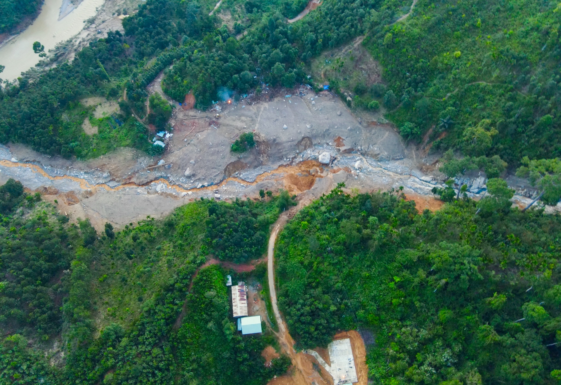 sat lo Tra Leng anh 2