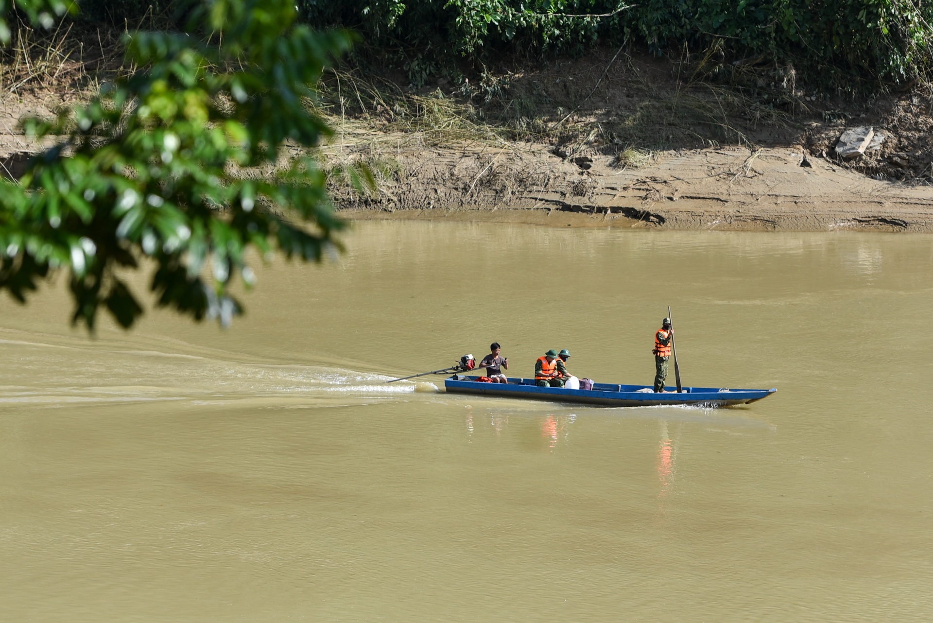 sat lo Tra Leng anh 16