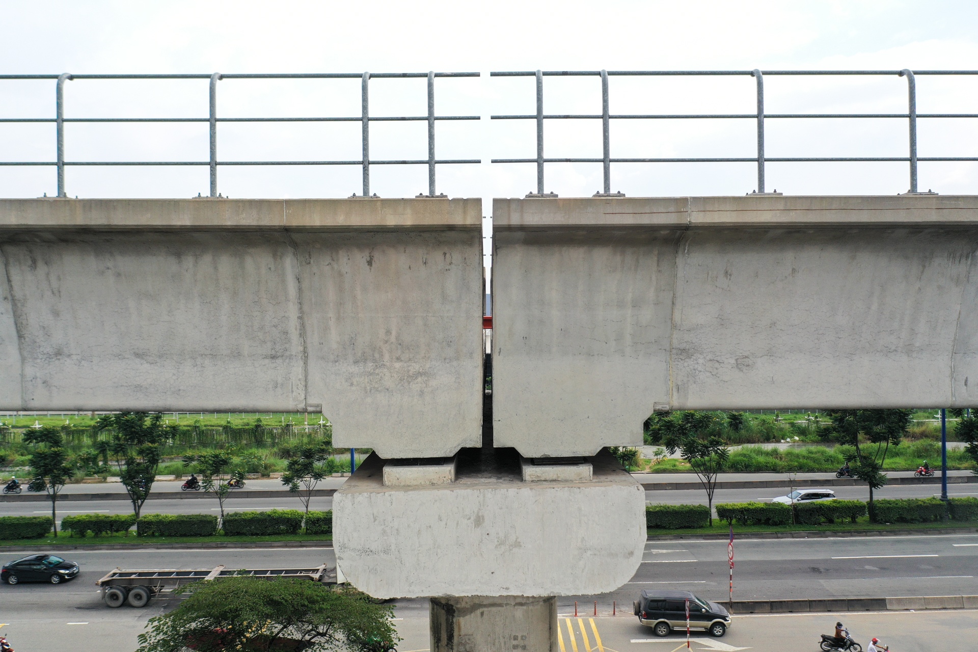 Dem duong ray metro so 1 nut vo sau su co lech dau dam hinh anh