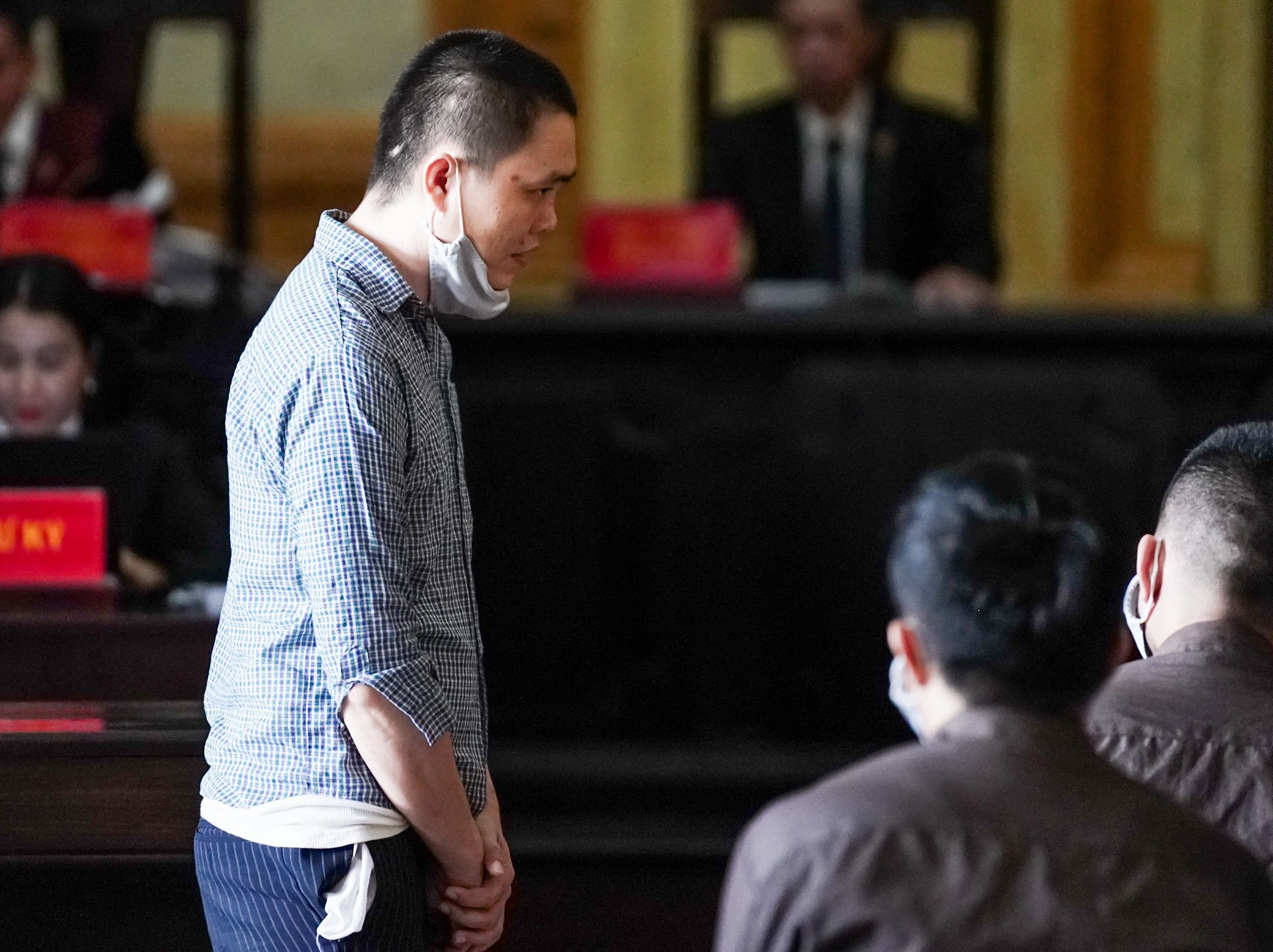 Ty 'Ba Dom' to su hoi han truoc khi ve trai giam hinh anh