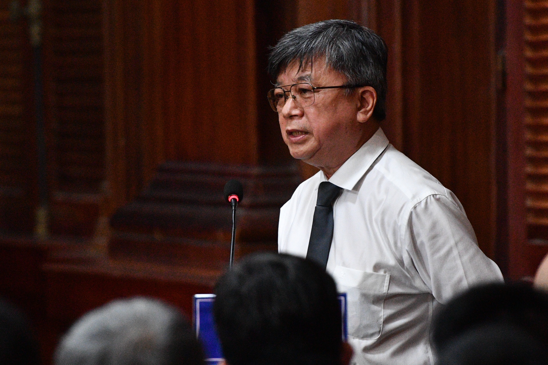 Ut Troc phu nhan cao buoc anh 5