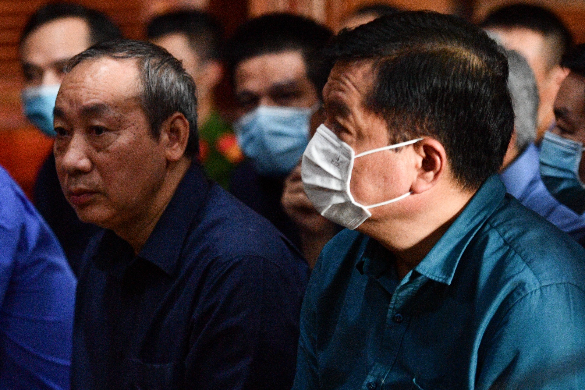 Ut Troc phu nhan cao buoc anh 2