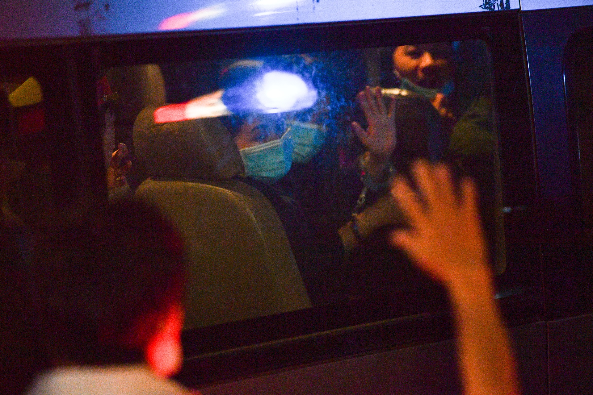 Ut Troc phu nhan cao buoc anh 8