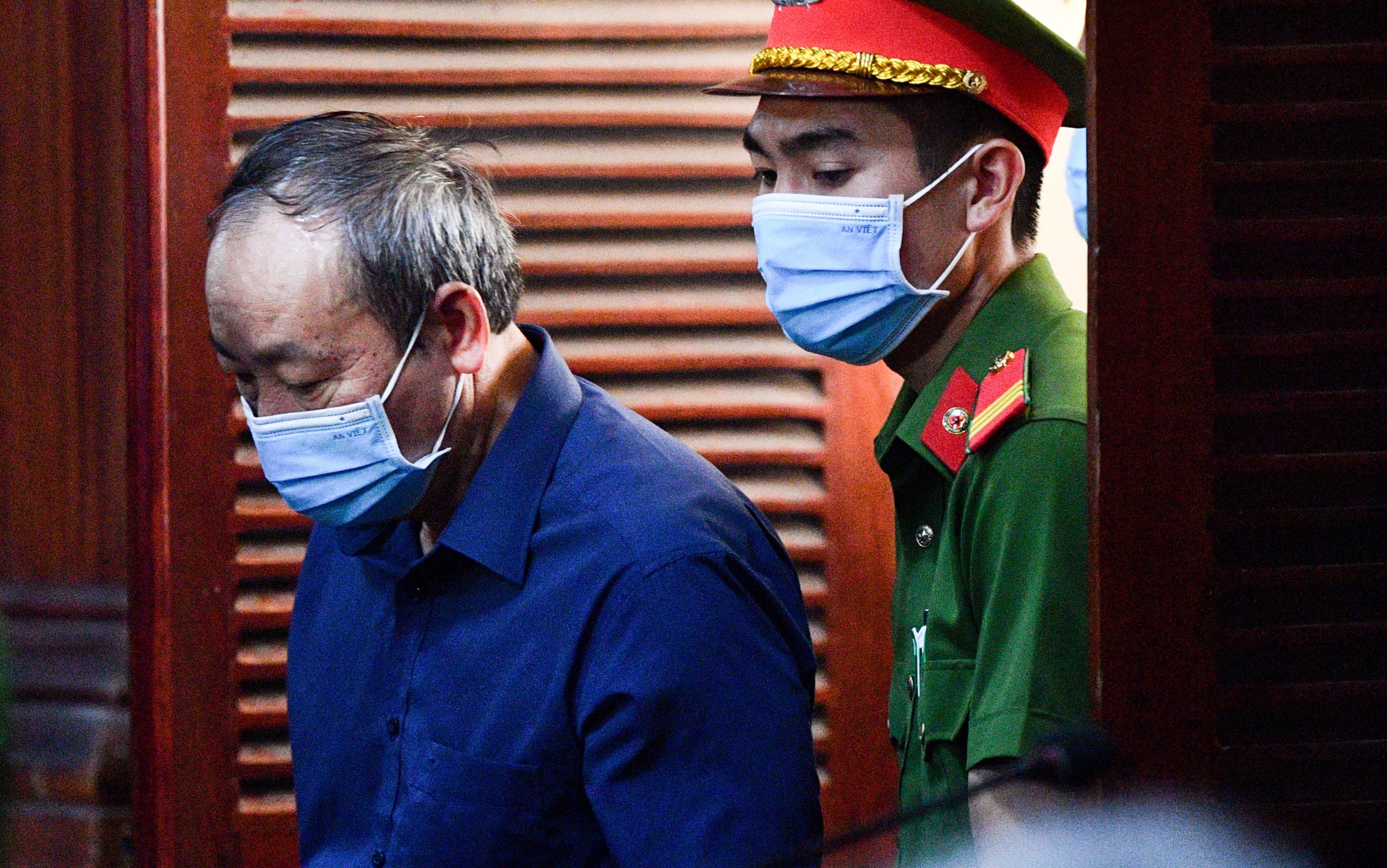 Ut Troc nhan an anh 7