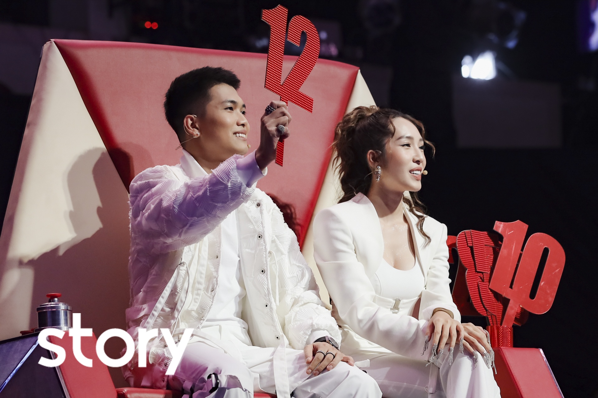 Buoi ghi hinh gap su co cua vo chong BigDaddy - Emily hinh anh