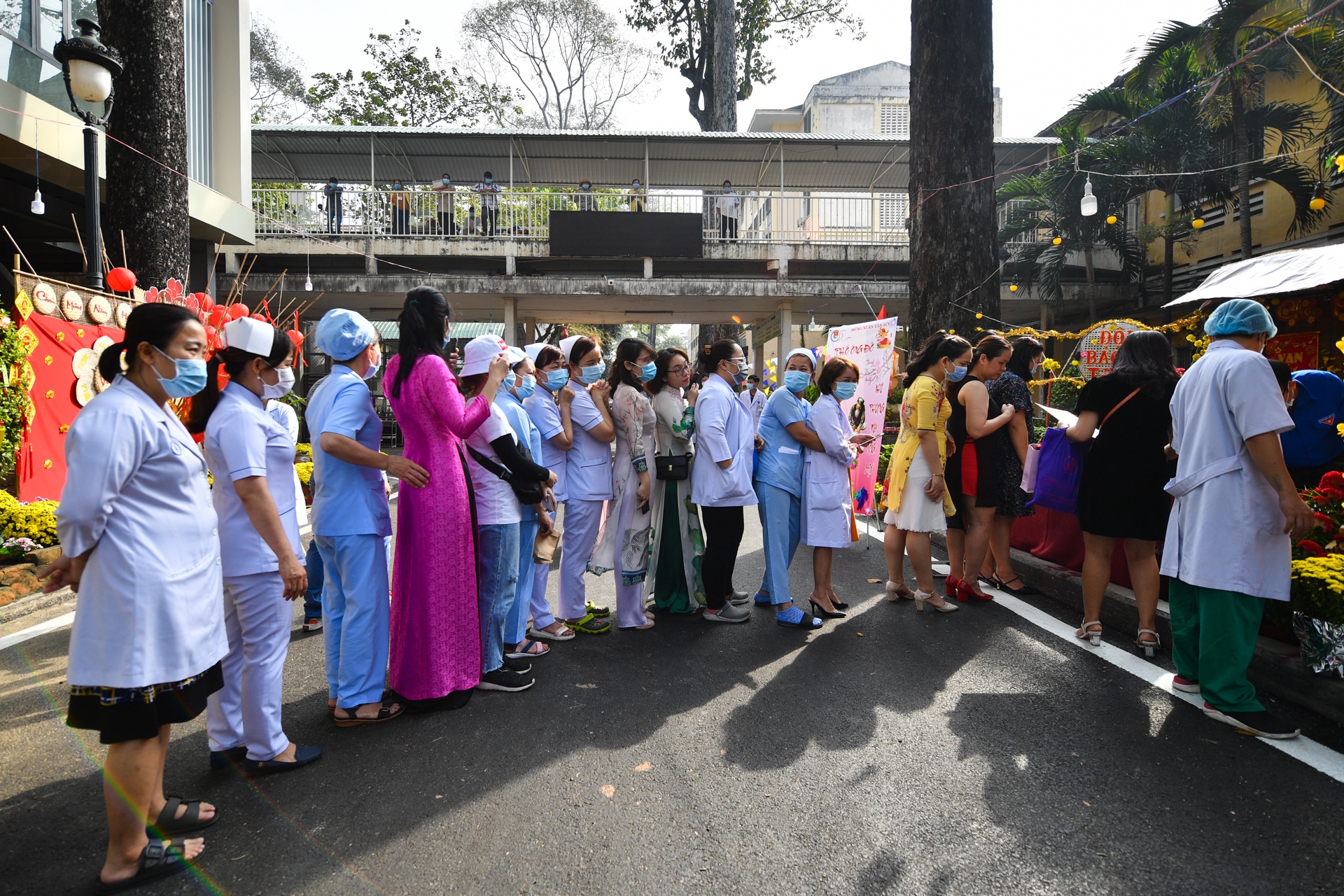 duong hoa benh vien Cho Ray anh 8