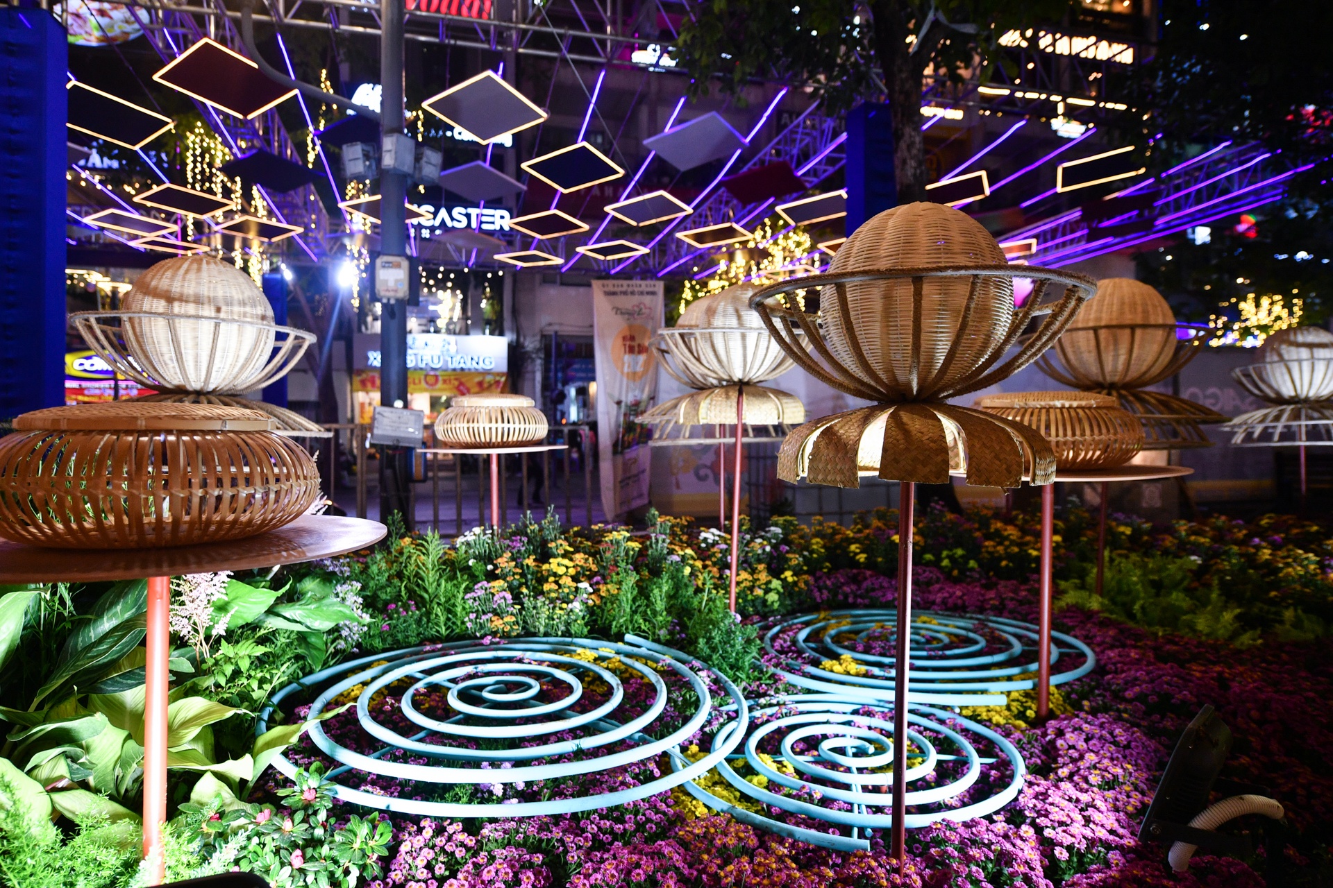 duong hoa Nguyen Hue 2021 anh 22