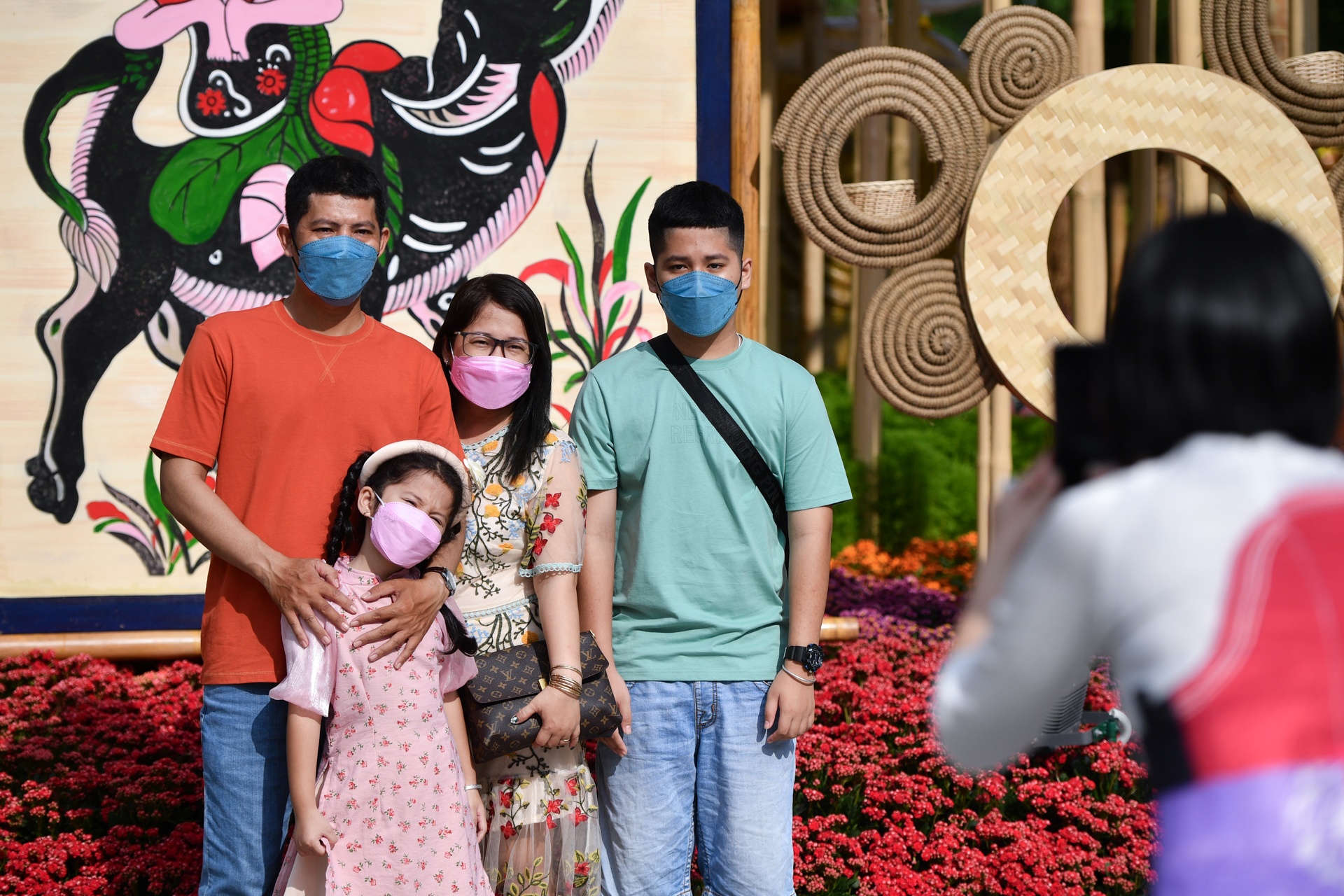 xep hang vao duong hoa Nguyen Hue anh 8