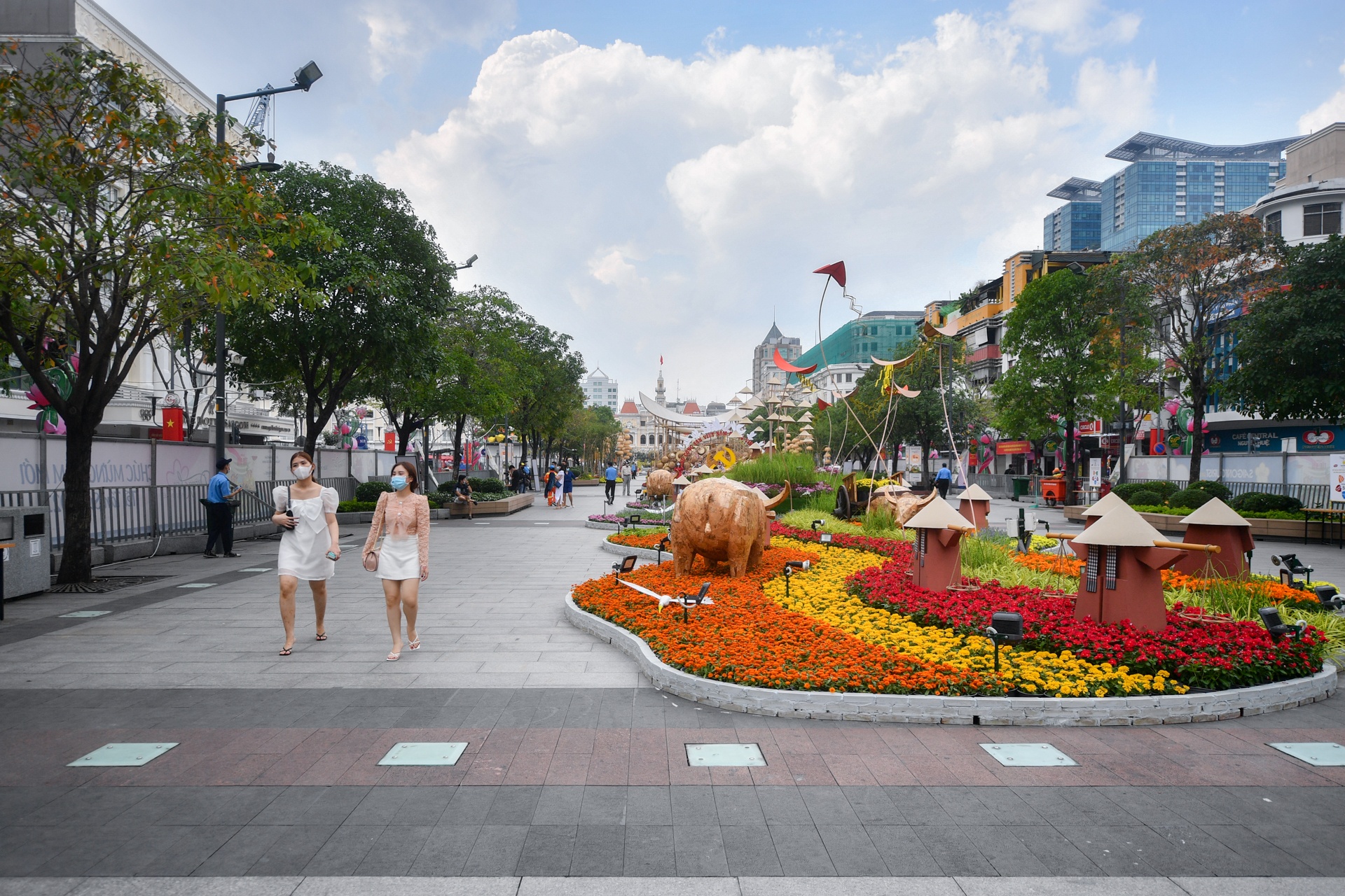 duong hoa Nguyen Hue 2021 anh 1