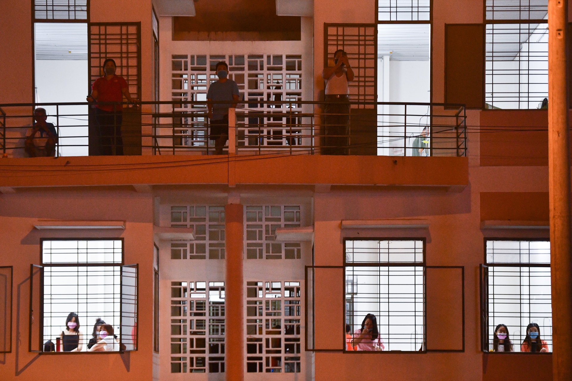 Tet tai khu dieu tri Covid-19 TP.HCM anh 9