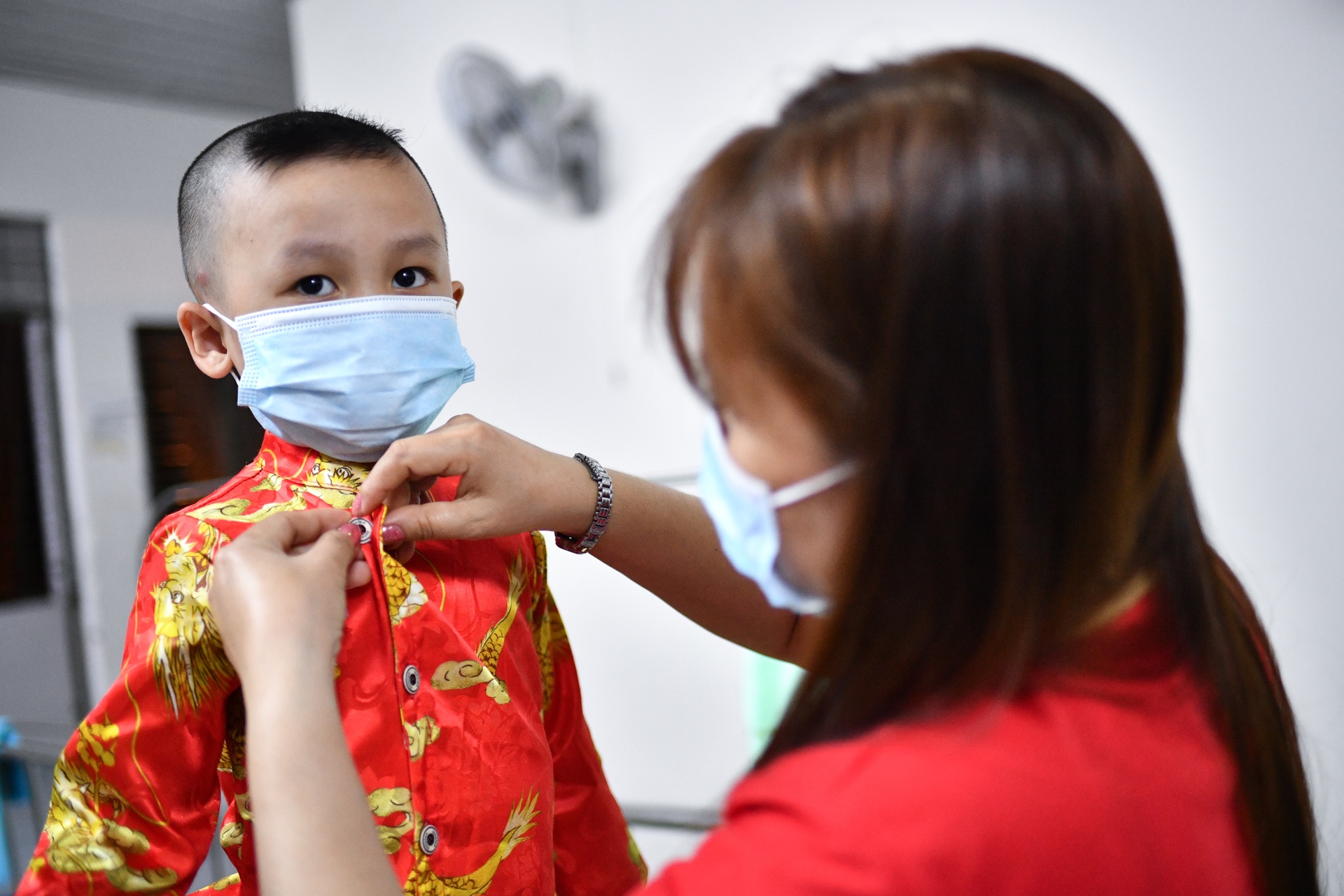 Tet tai khu dieu tri Covid-19 TP.HCM anh 4