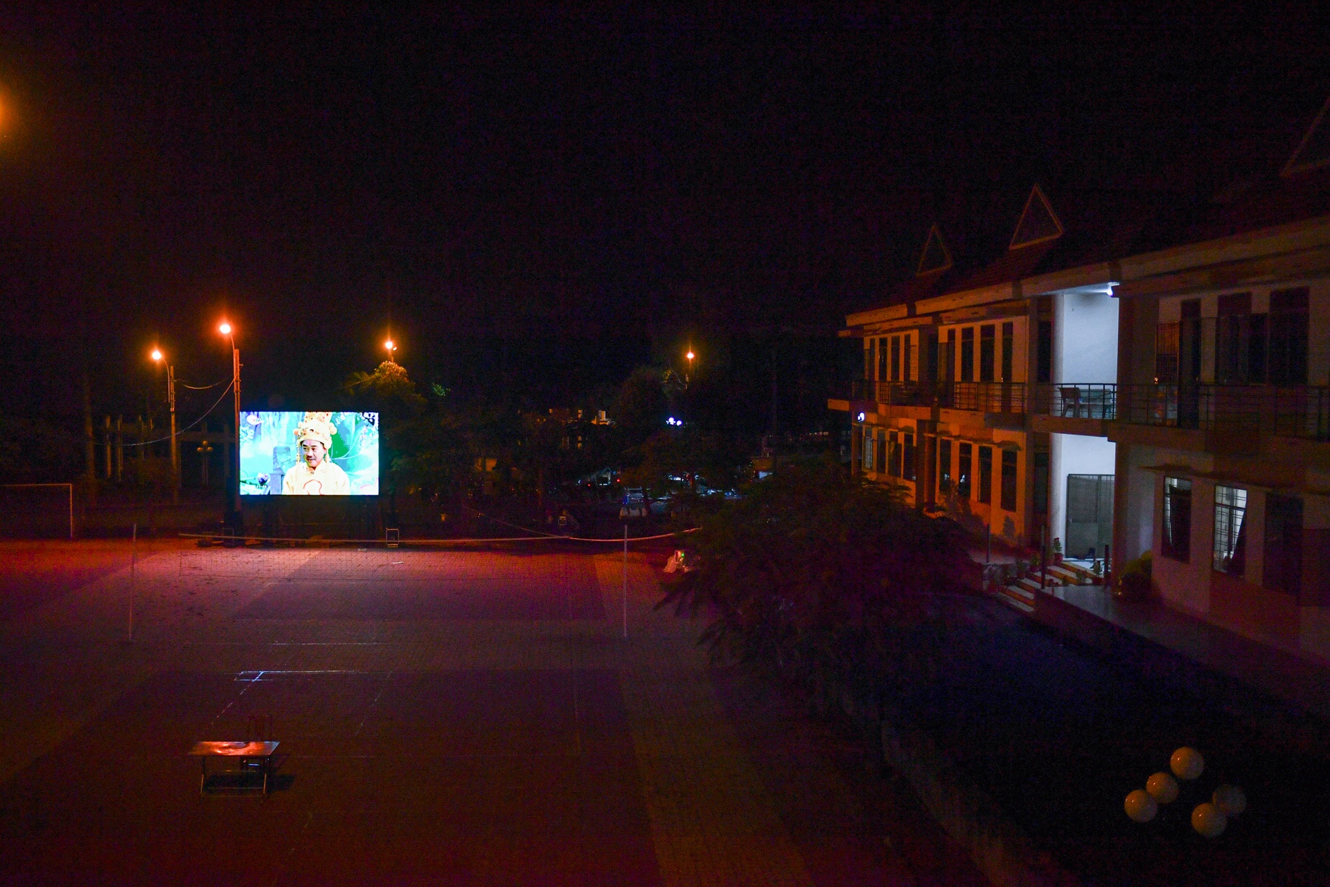 Tet tai khu dieu tri Covid-19 TP.HCM anh 8