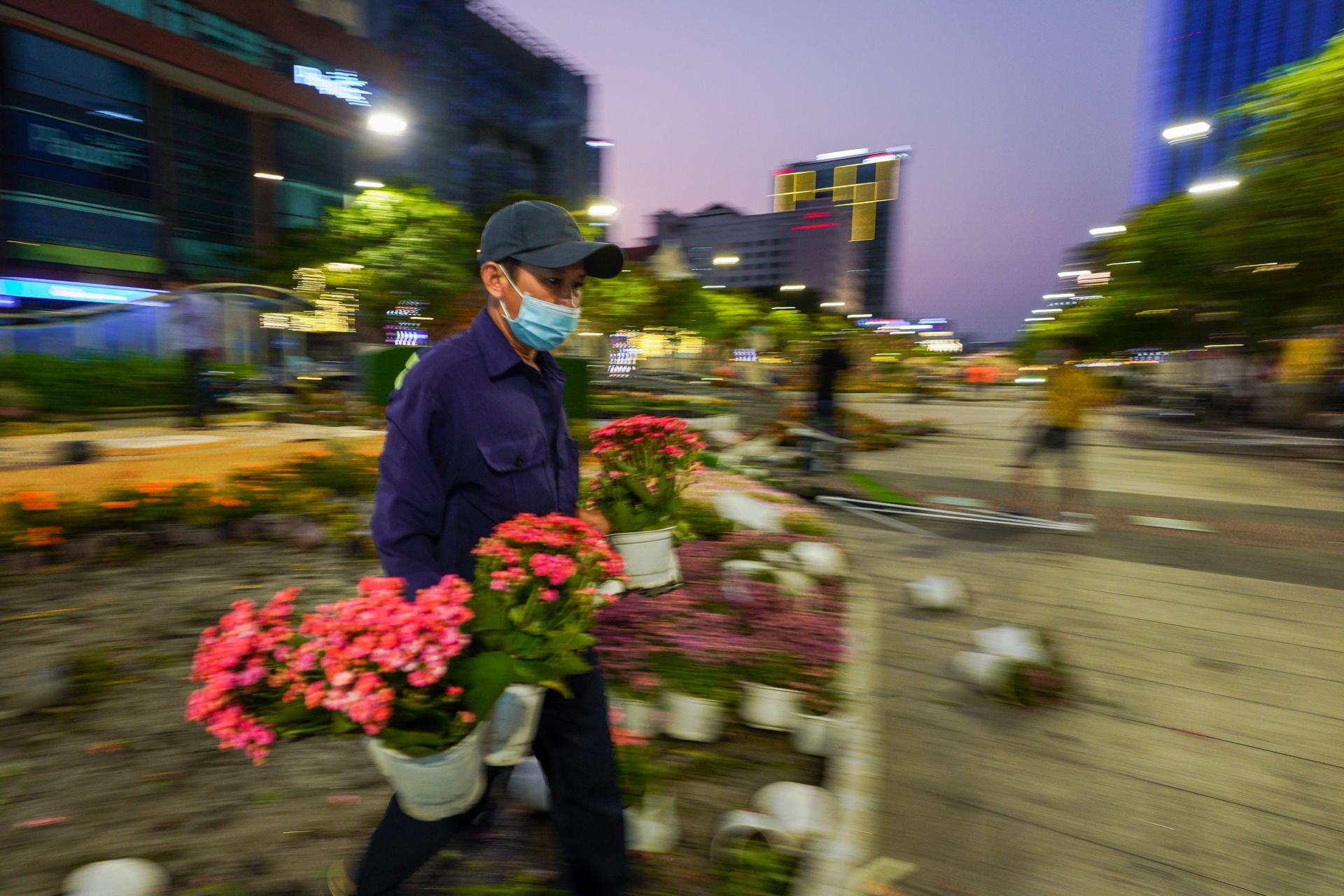 Don dep duong hoa Nguyen Hue anh 9