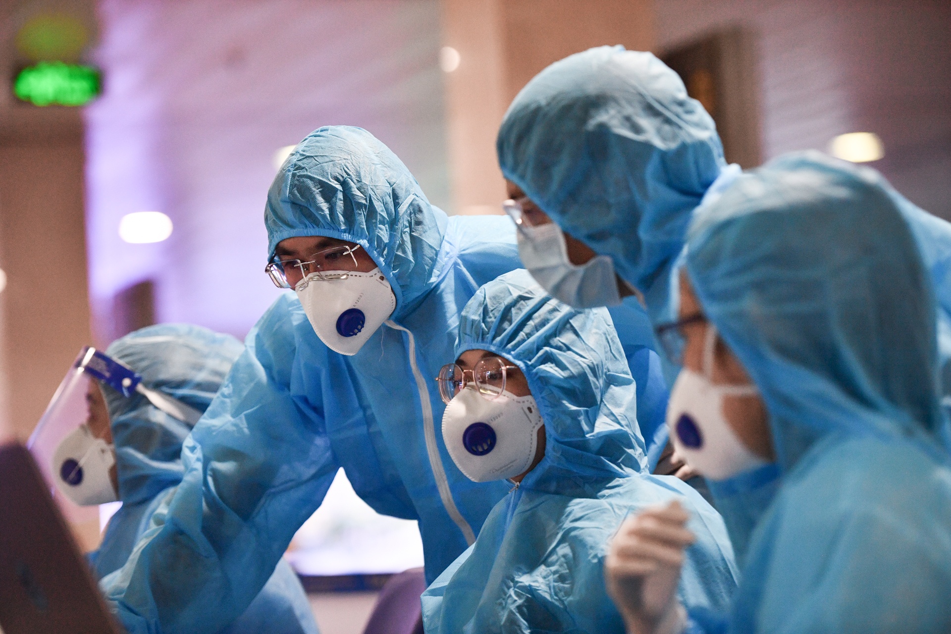 dich covid tro lai anh 2