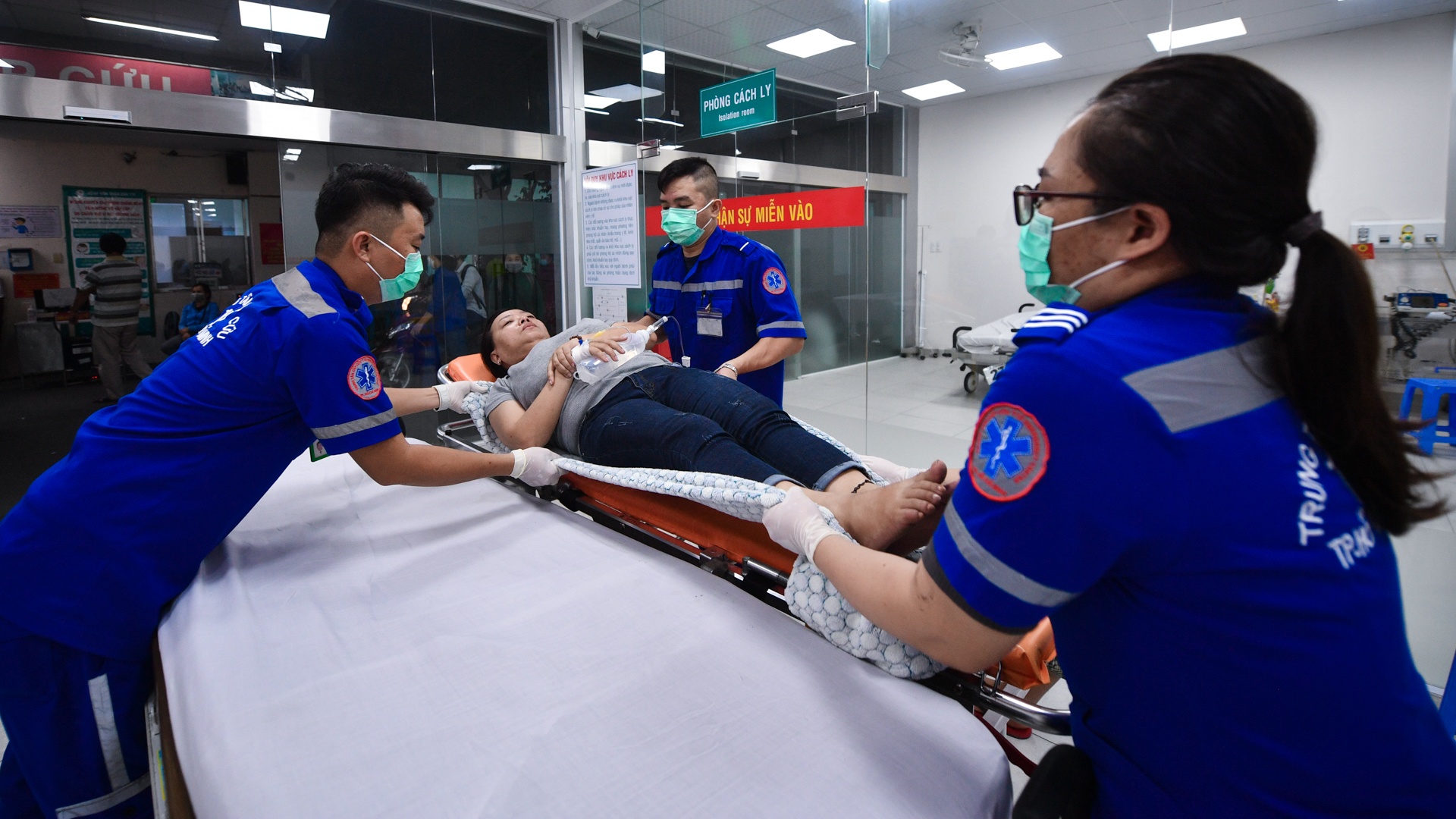 bác sĩ cấp cứu 115 ảnh 27 bac si cap cuu 115 anh 27