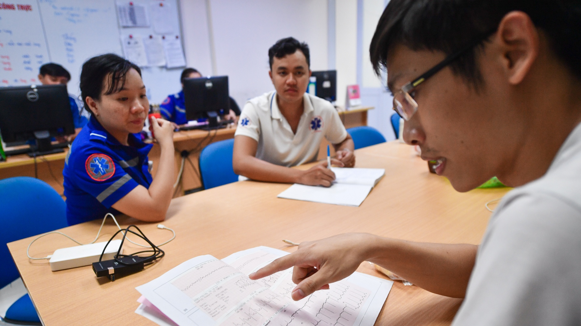 bác sĩ cấp cứu 115 ảnh 30 bac si cap cuu 115 anh 30