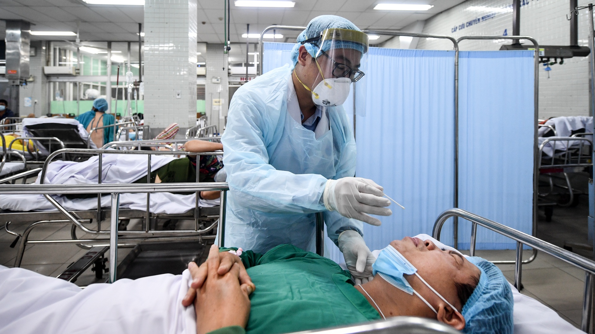 bác sĩ cấp cứu ảnh 9 bac si cap cuu anh 9