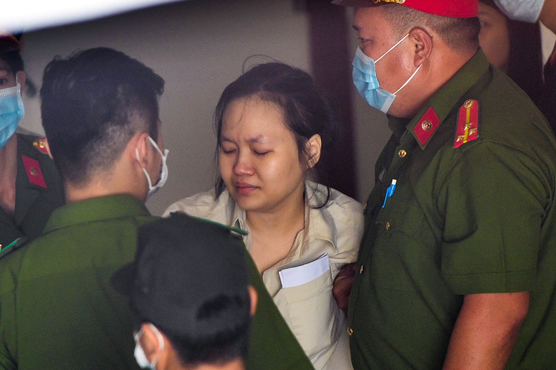 Chu muu vu giet nguoi giau xac guc khoc tai toa hinh anh