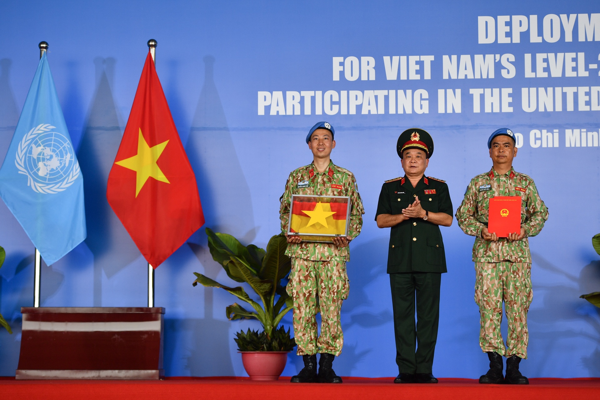 chien si mu noi xanh anh 9