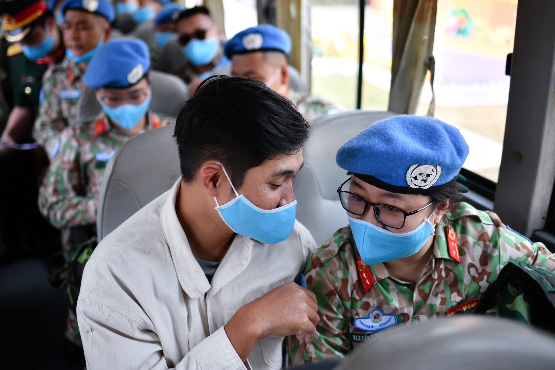 chien si mu noi xanh anh 7