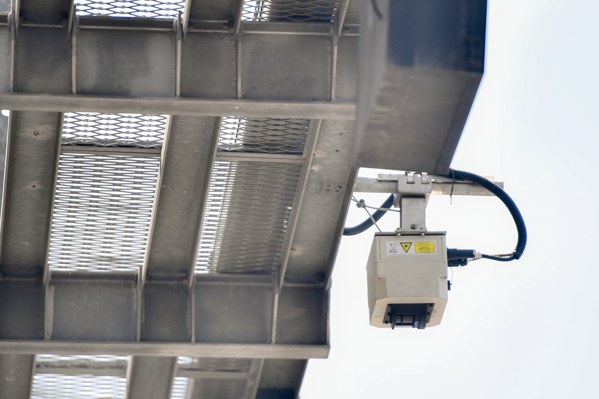 Tranh cai viec xu phat khi di vao lan thu phi tu dong anh 3