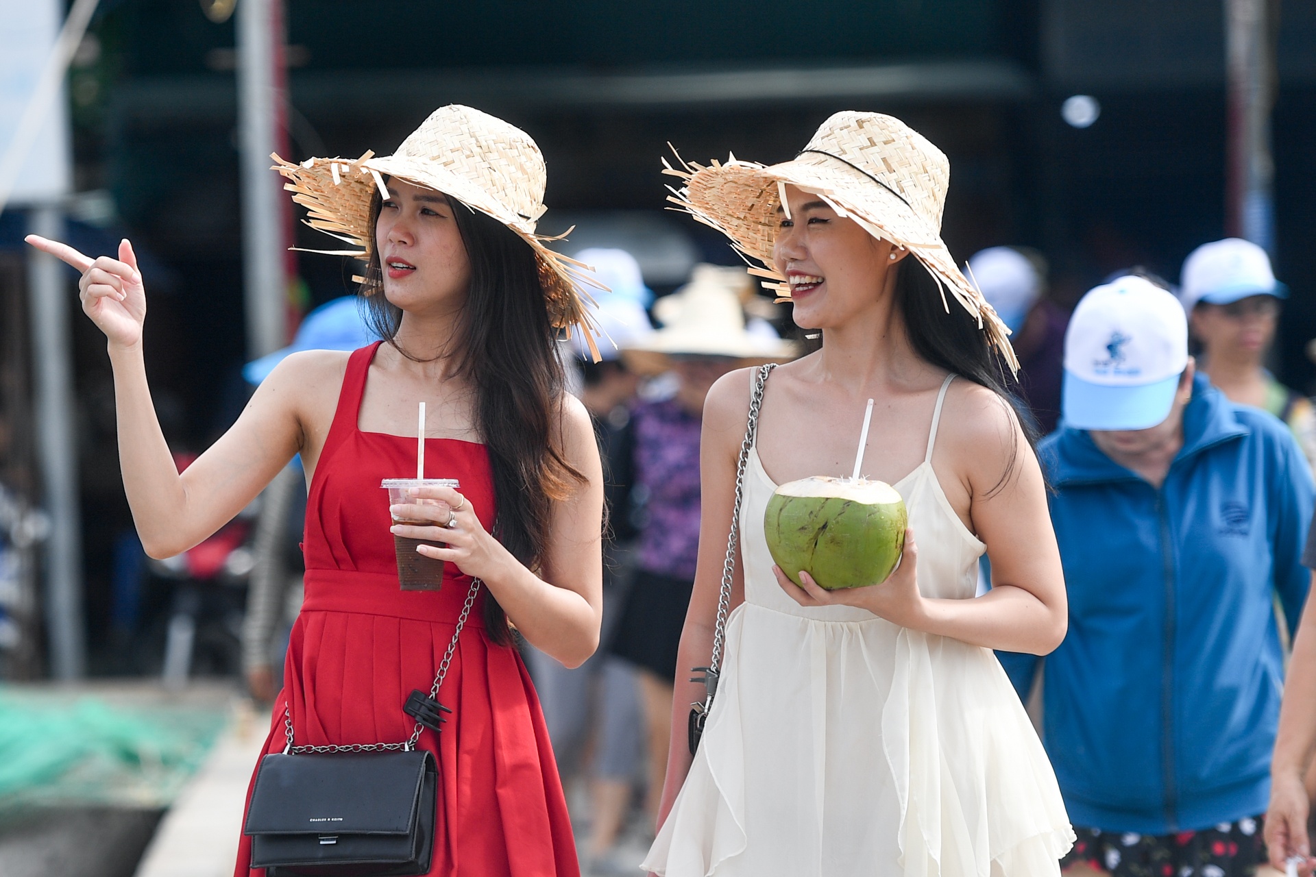 Kham pha thien duong dao Binh Hung hinh anh