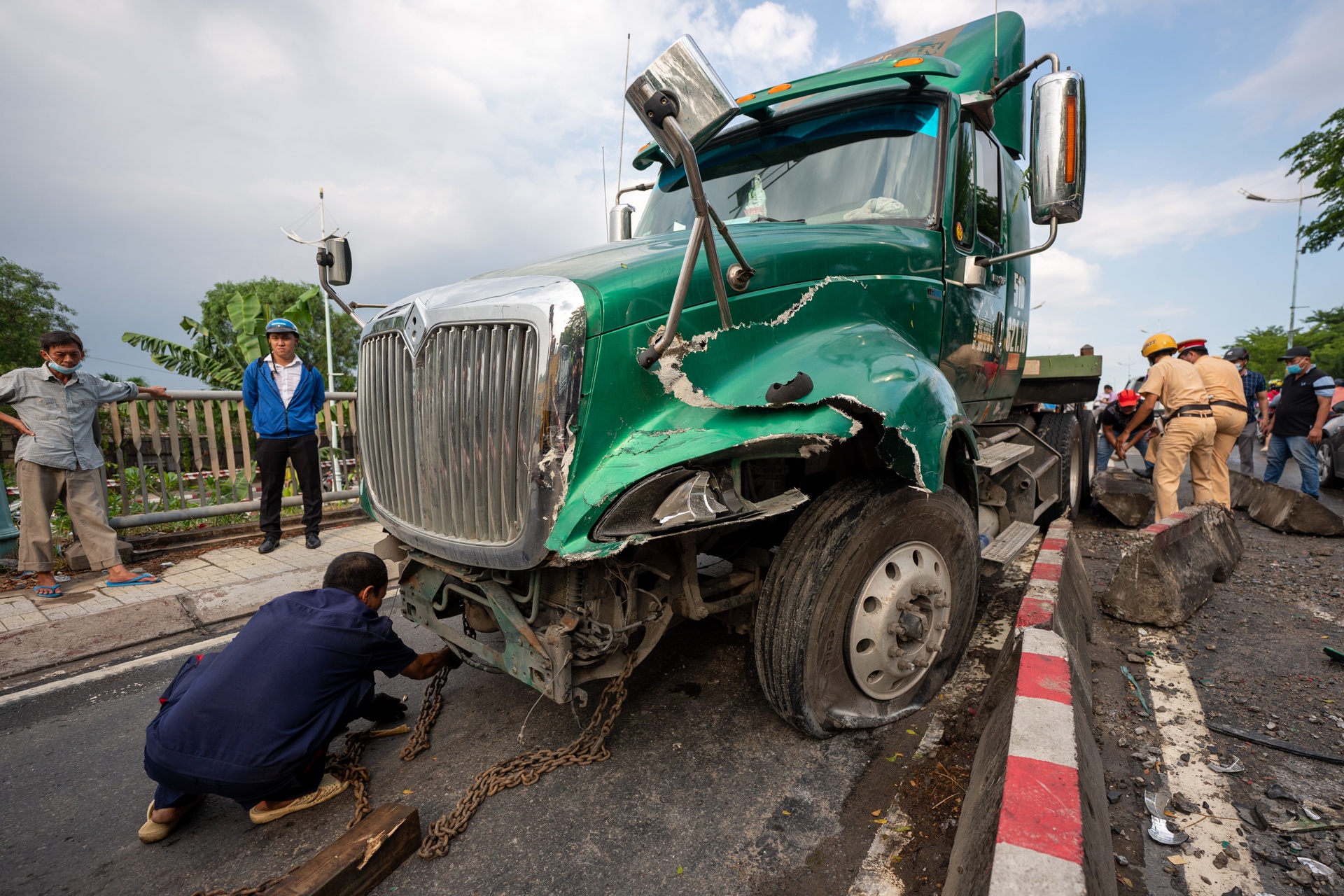 tai nan cau Tan Thuan 2 anh 3