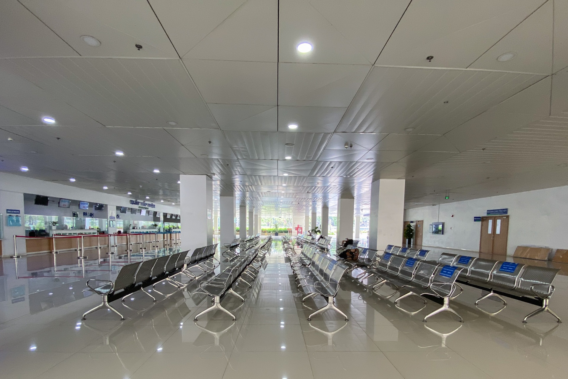 Bệnh viện nghìn tỷ vắng người ảnh 2 Benh vien nghin ty vang nguoi anh 2