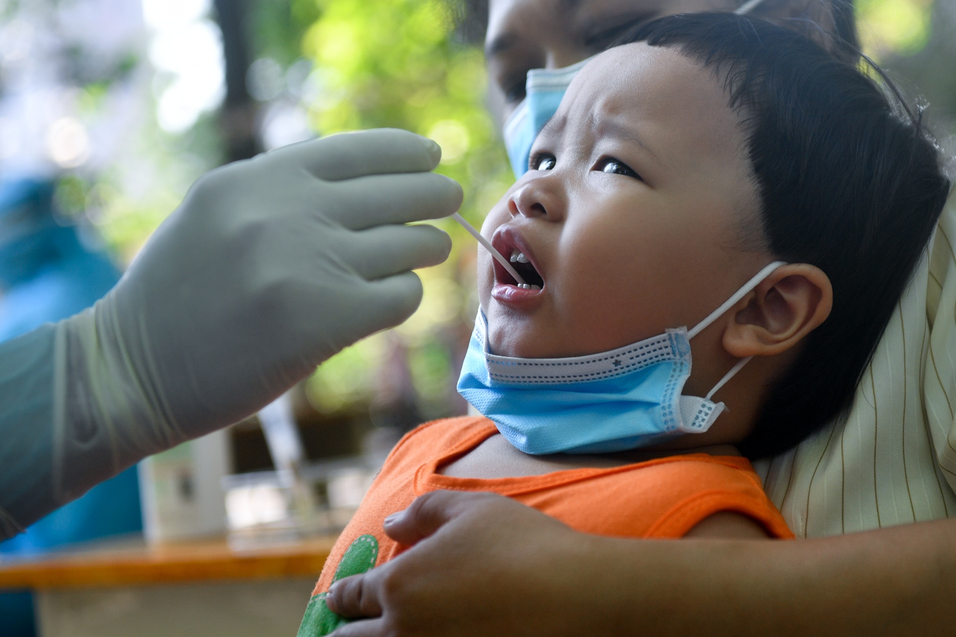 xet nghiem Covid-19 tai Thao Cam Vien anh 6