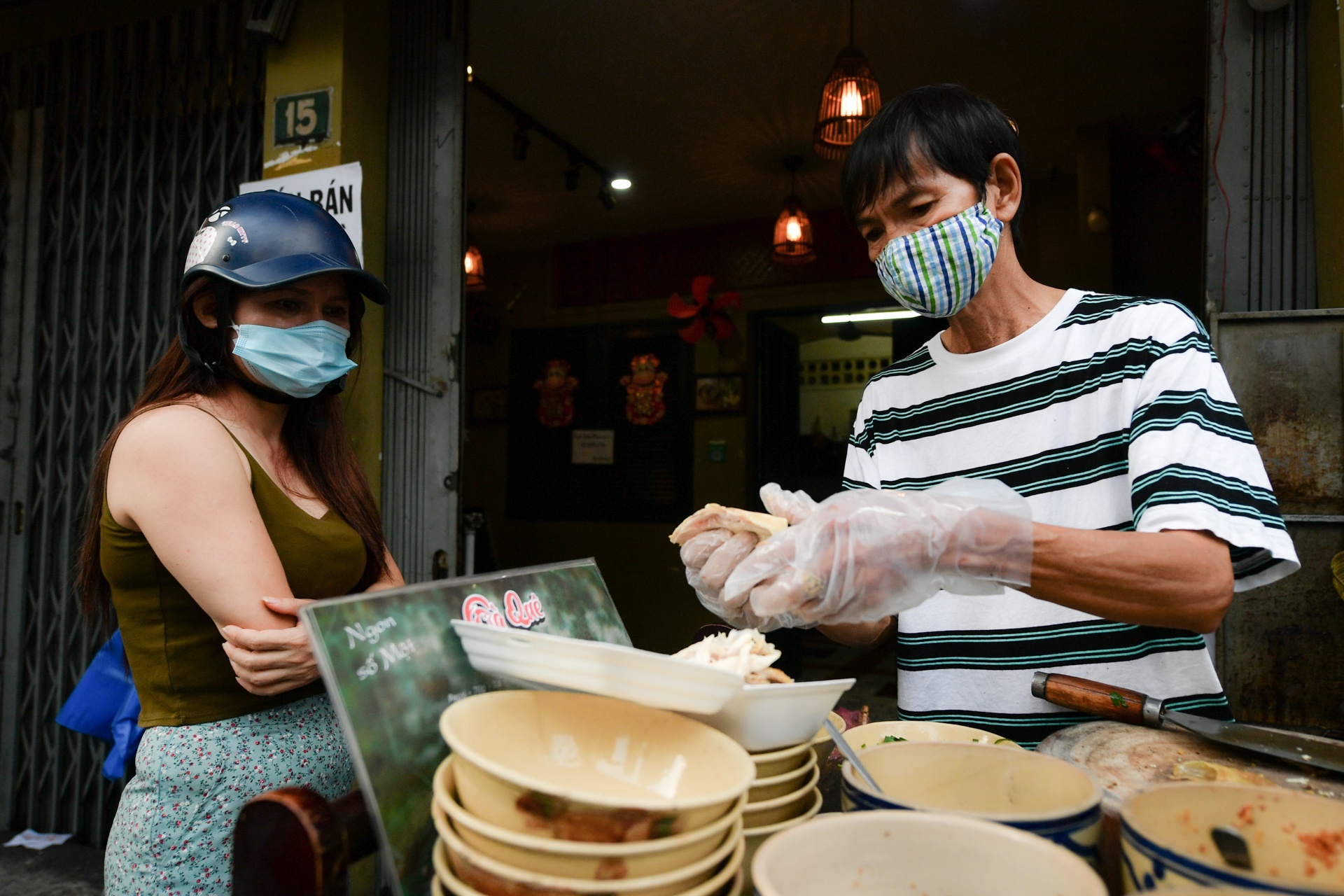 quan an ban mang ve TP.HCM anh 1