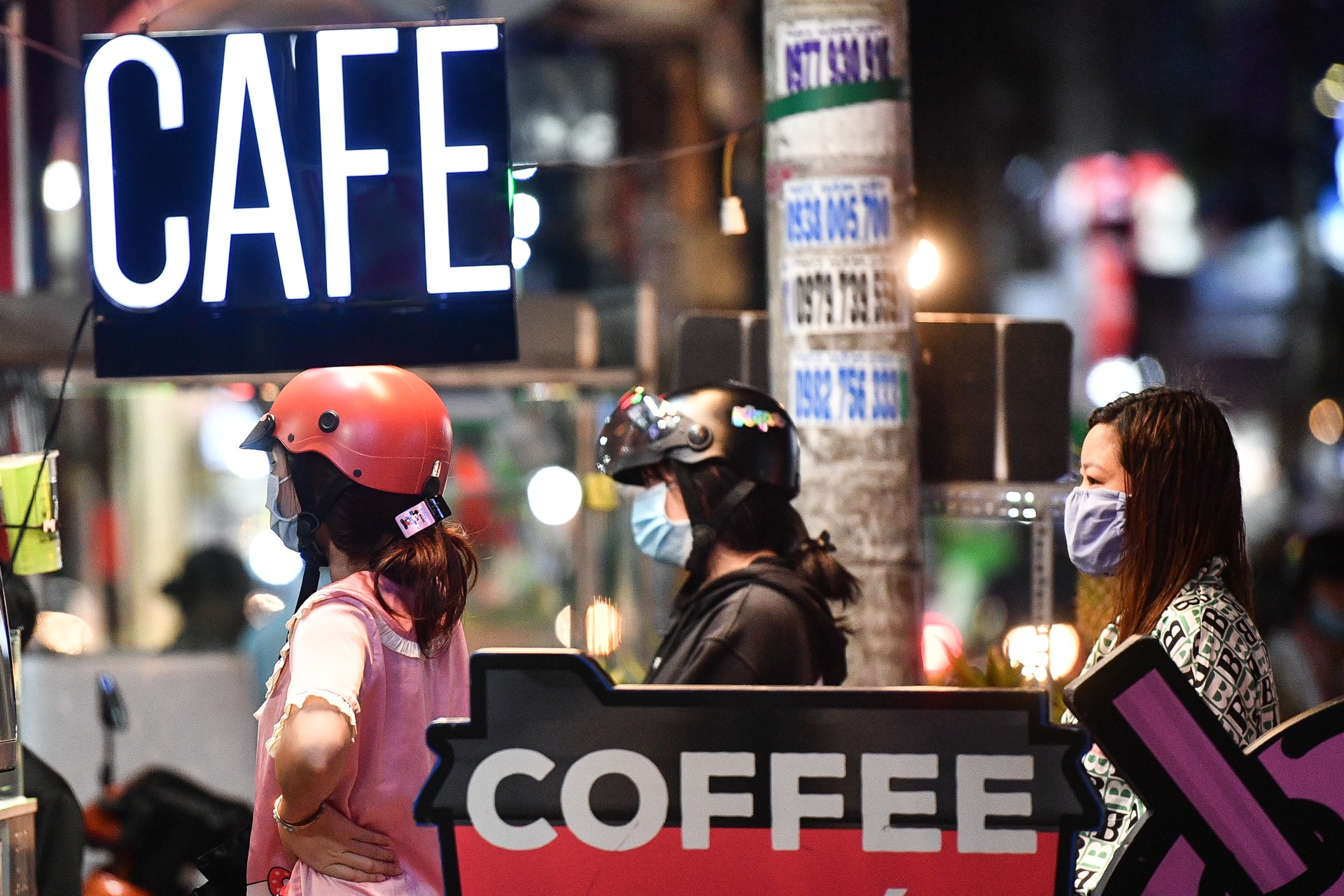 Dong cua hang quan TP.HCM anh 10