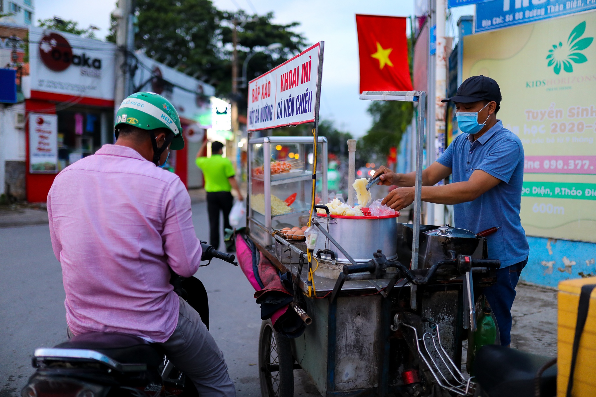 dich Covid-19 bung phat tai TP.HCM anh 1