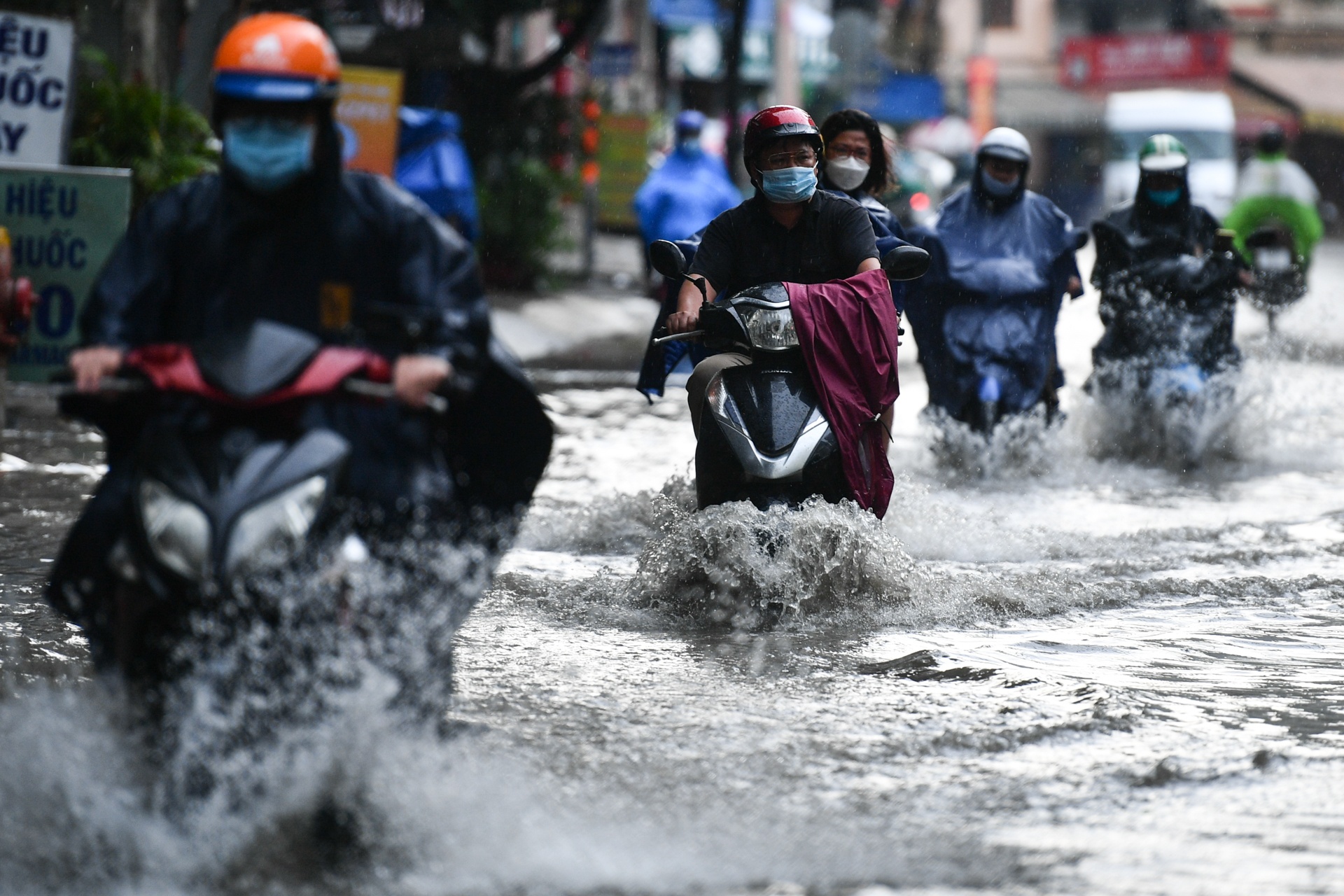 mua lon TP.HCM anh 1