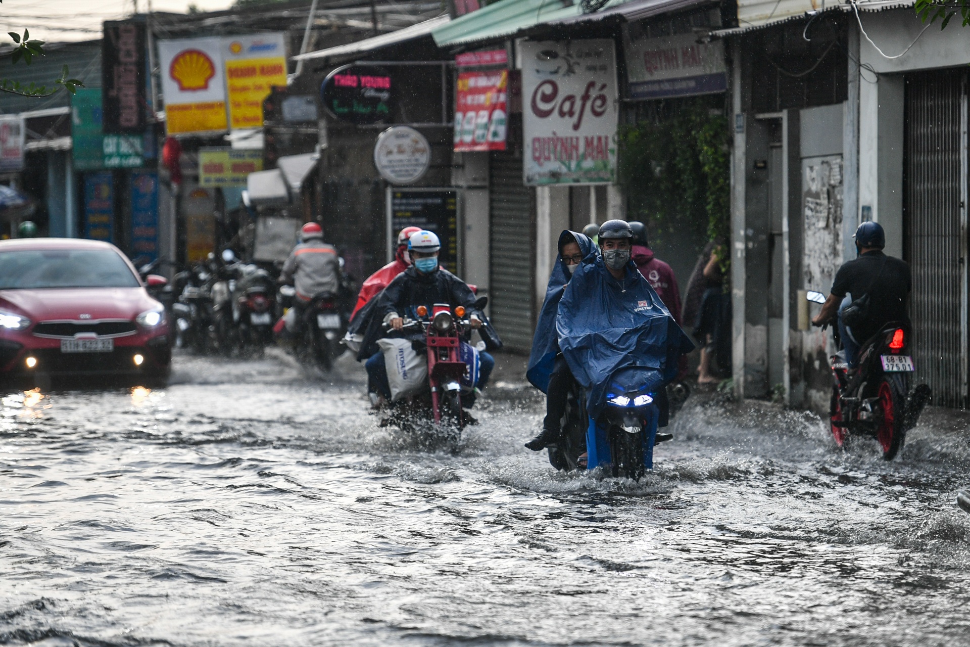 mua lon TP.HCM anh 5